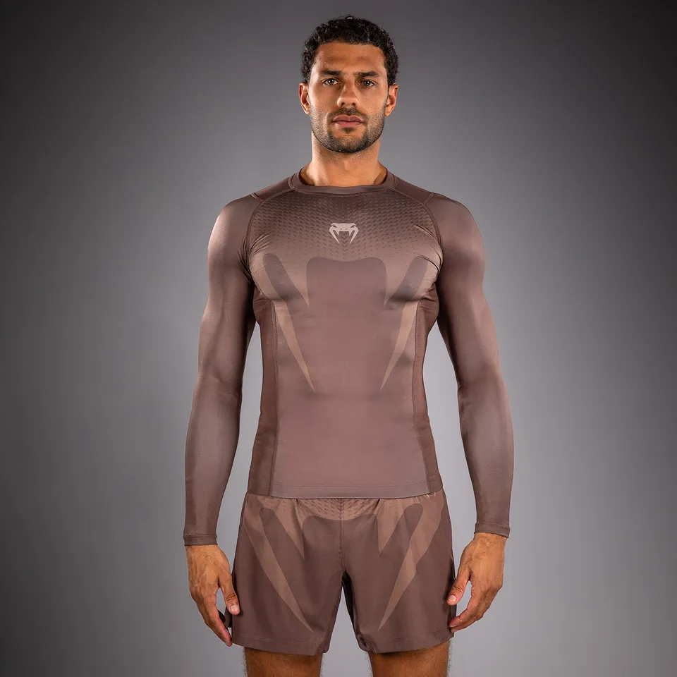 venum-no-gi-rashguard-langarm-herren-schokoladenbraun-ibjjf-approved image 1