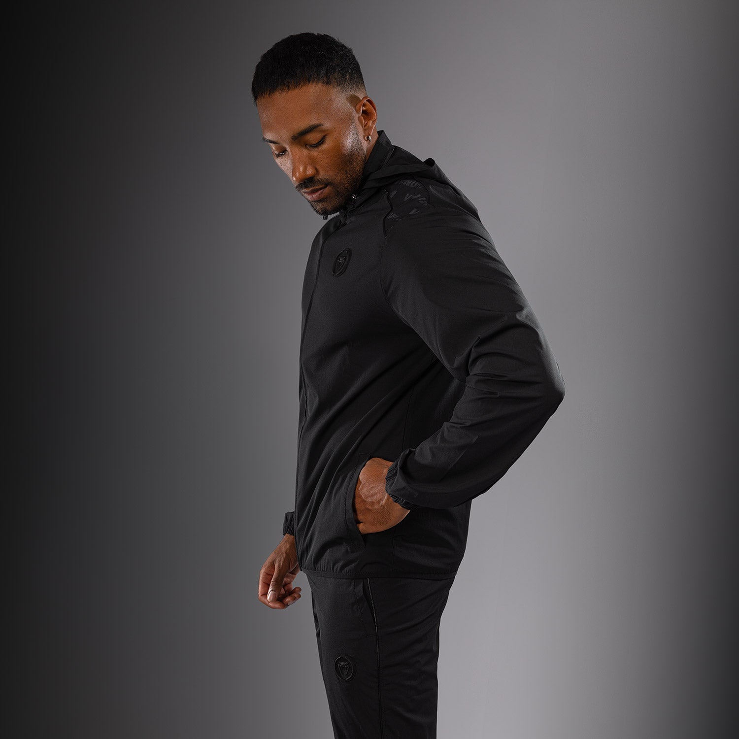 venum-aero-trainingsjacke-herren-schwarz-track-jacket image 4
