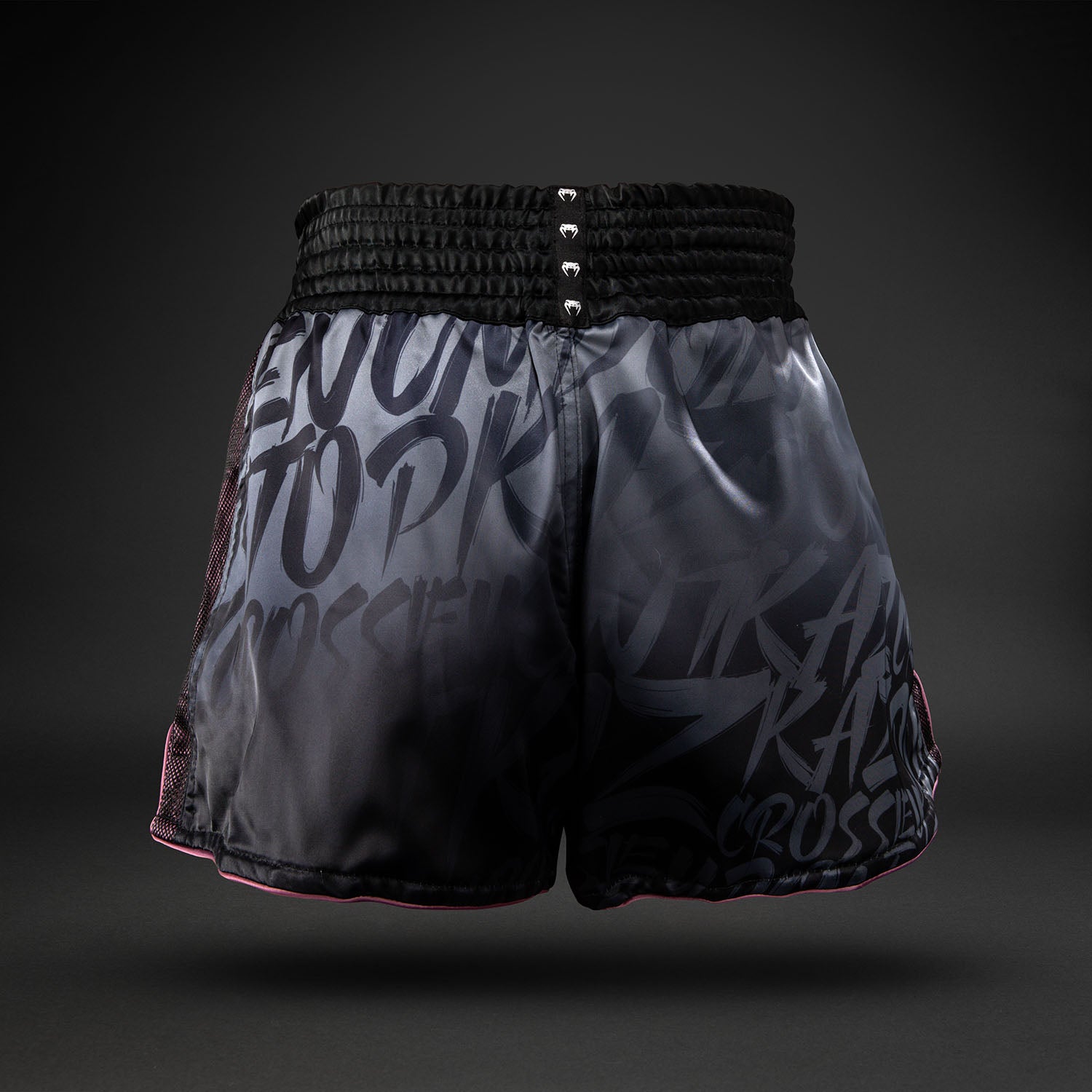 venum-x-kaz-muay-thai-shorts-damen-schwarz image 3