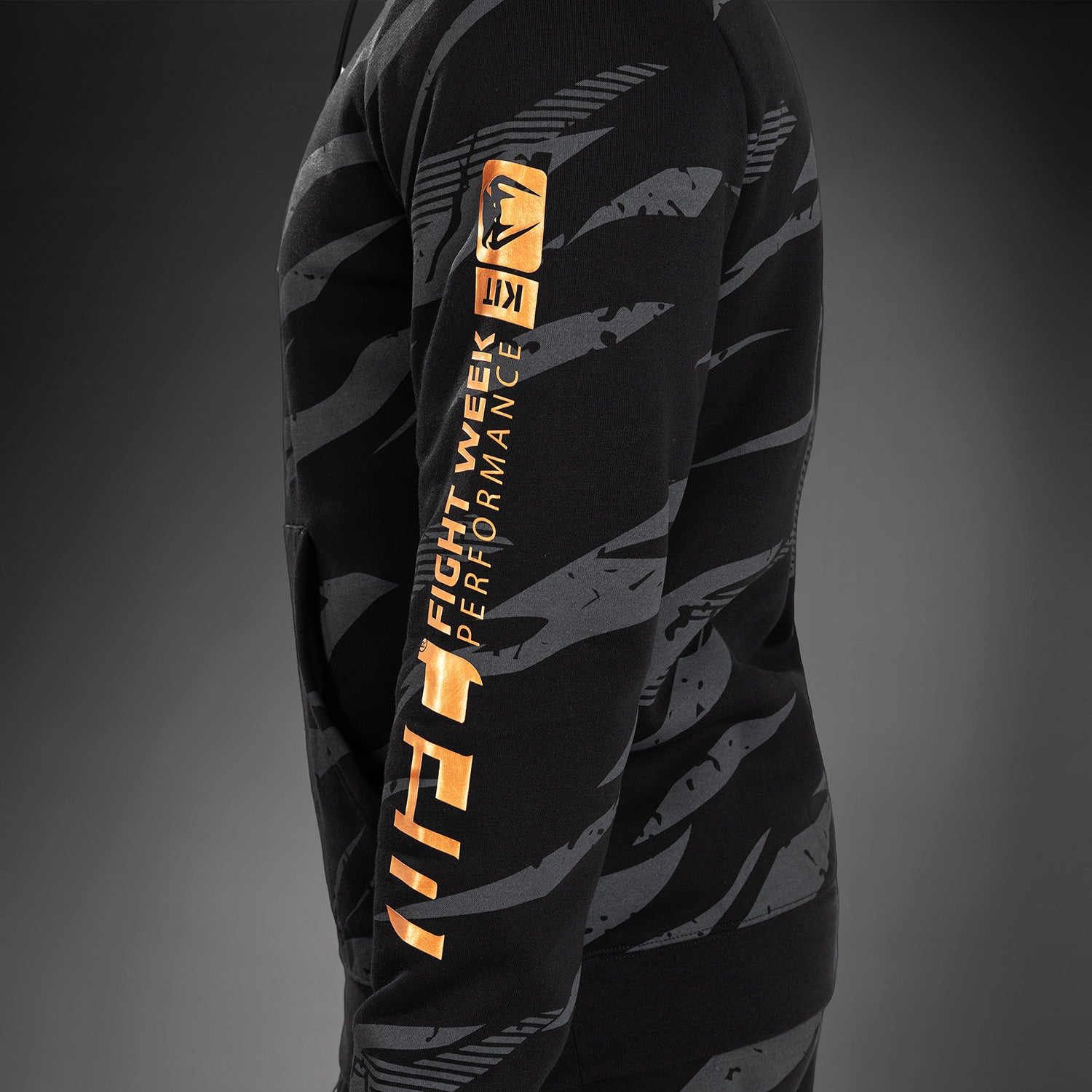venum-ufc-adrenaline-by-venum-fight-week-herren-pullover-hoodie-urban-camo image 4