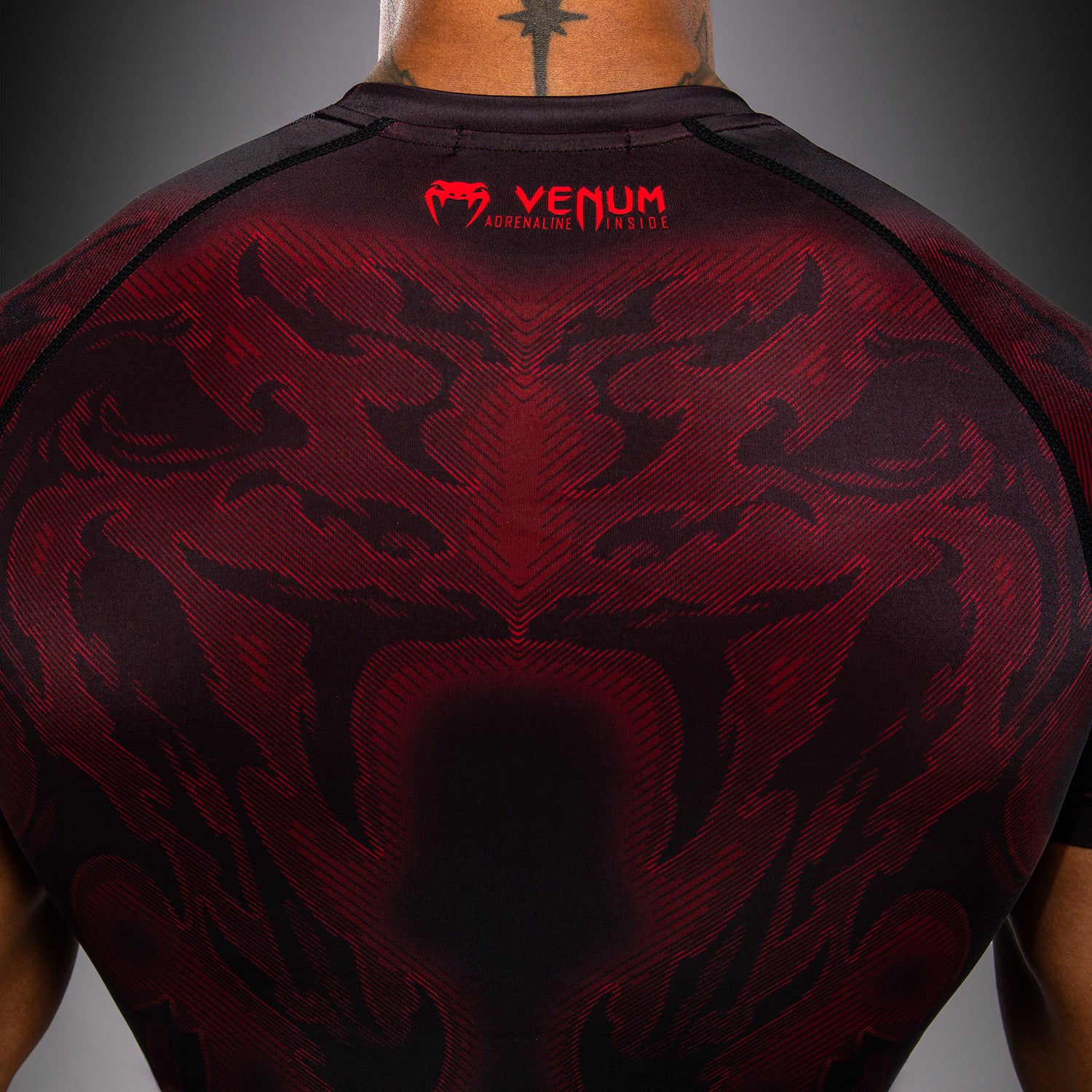 venum-spectre-kurzarm-rashguard-schwarz-rot image 6