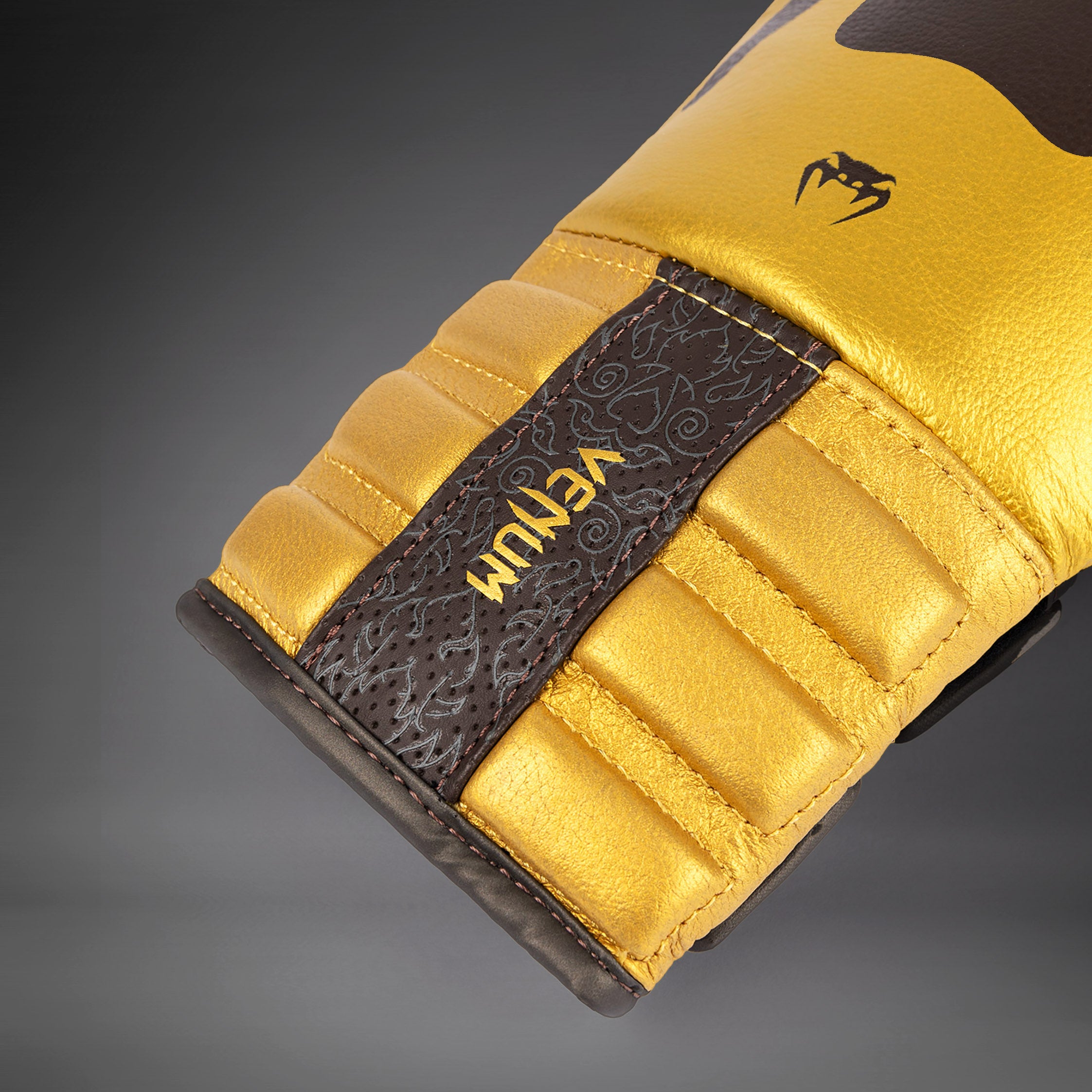 venum-reverso-boxhandschuhe-schokolade-gold image 6