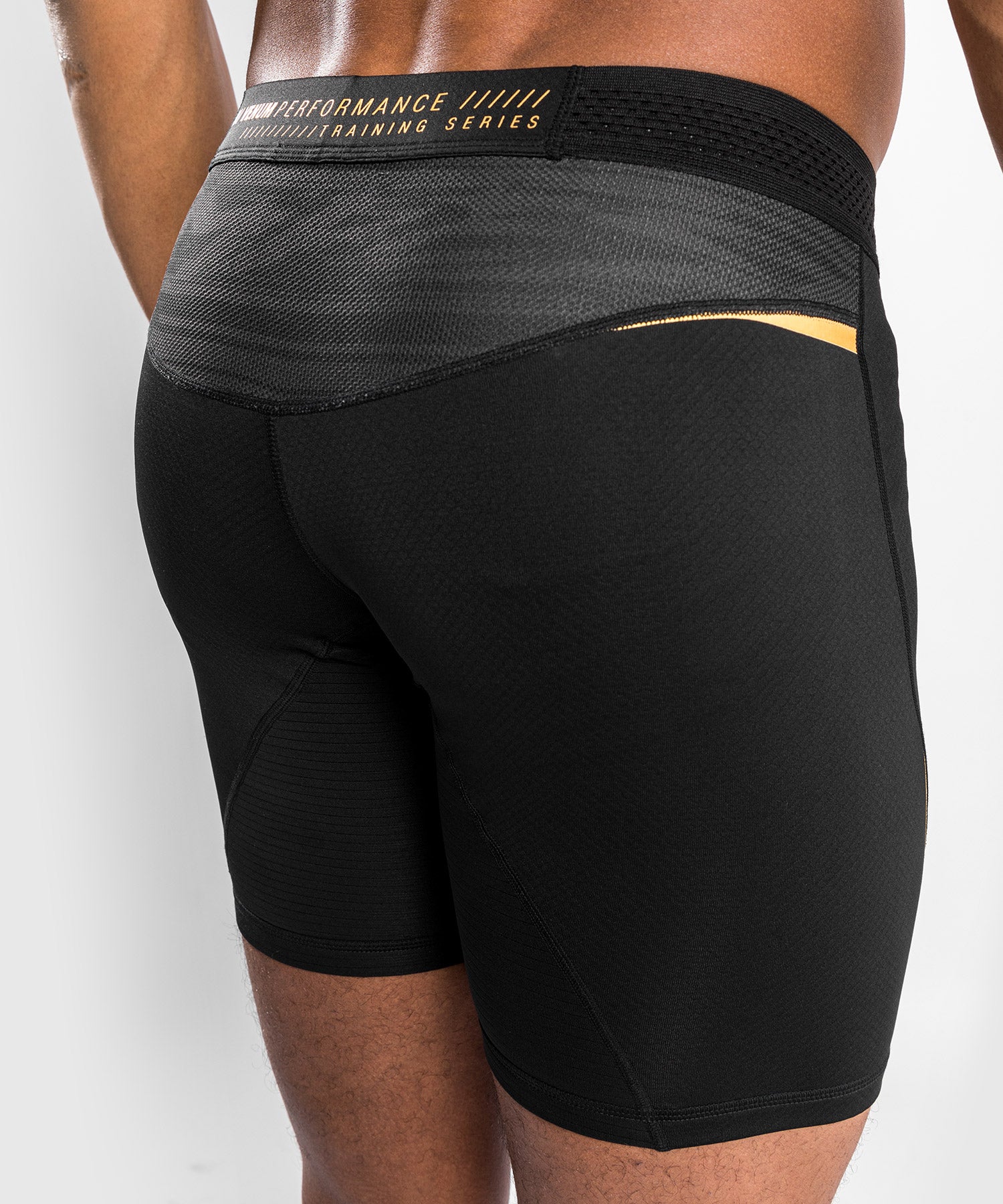 venum-tempest-2-0-vale-tudo-shorts-schwarz-gold image 6