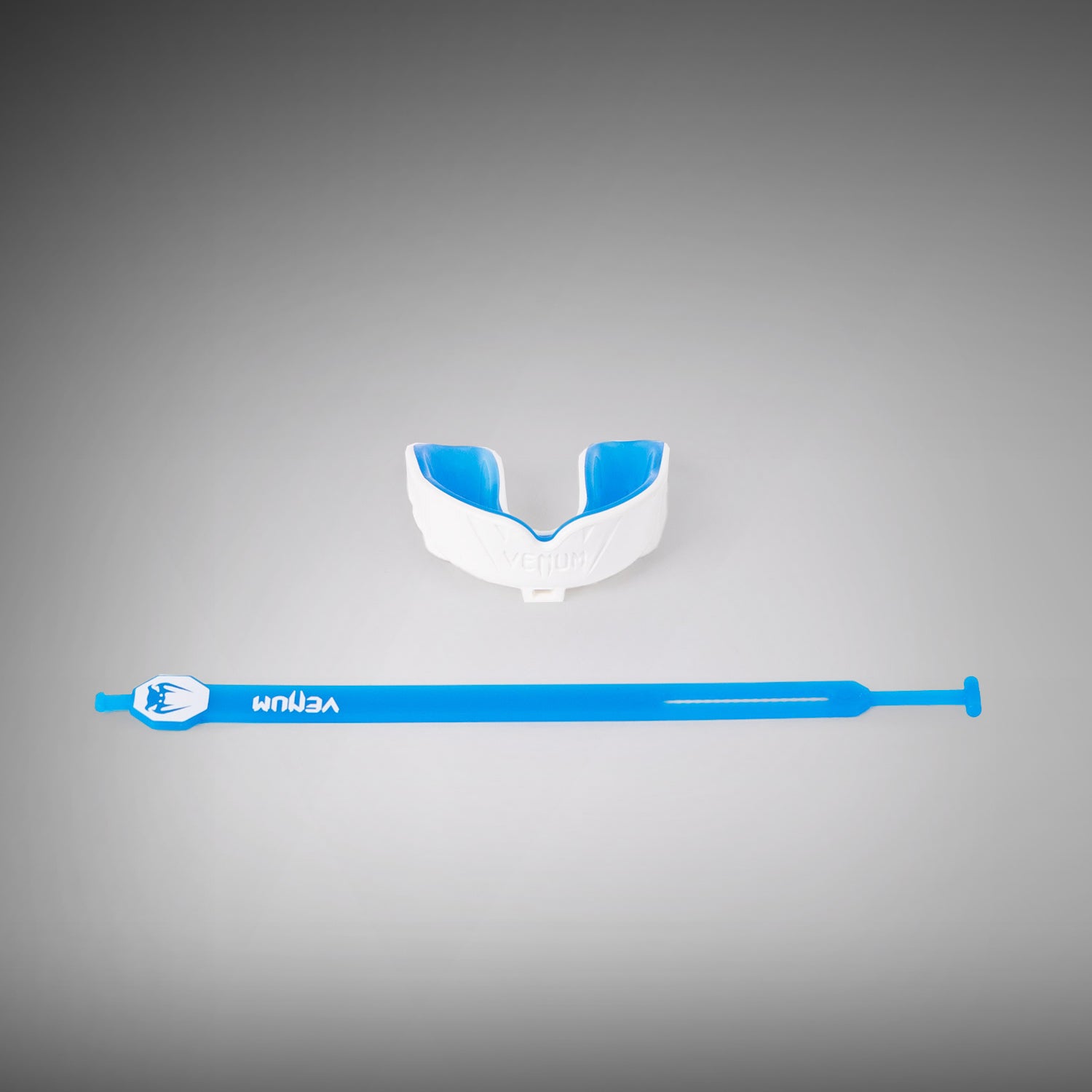 venum-challenger-mundschutz-wei-blau image 2