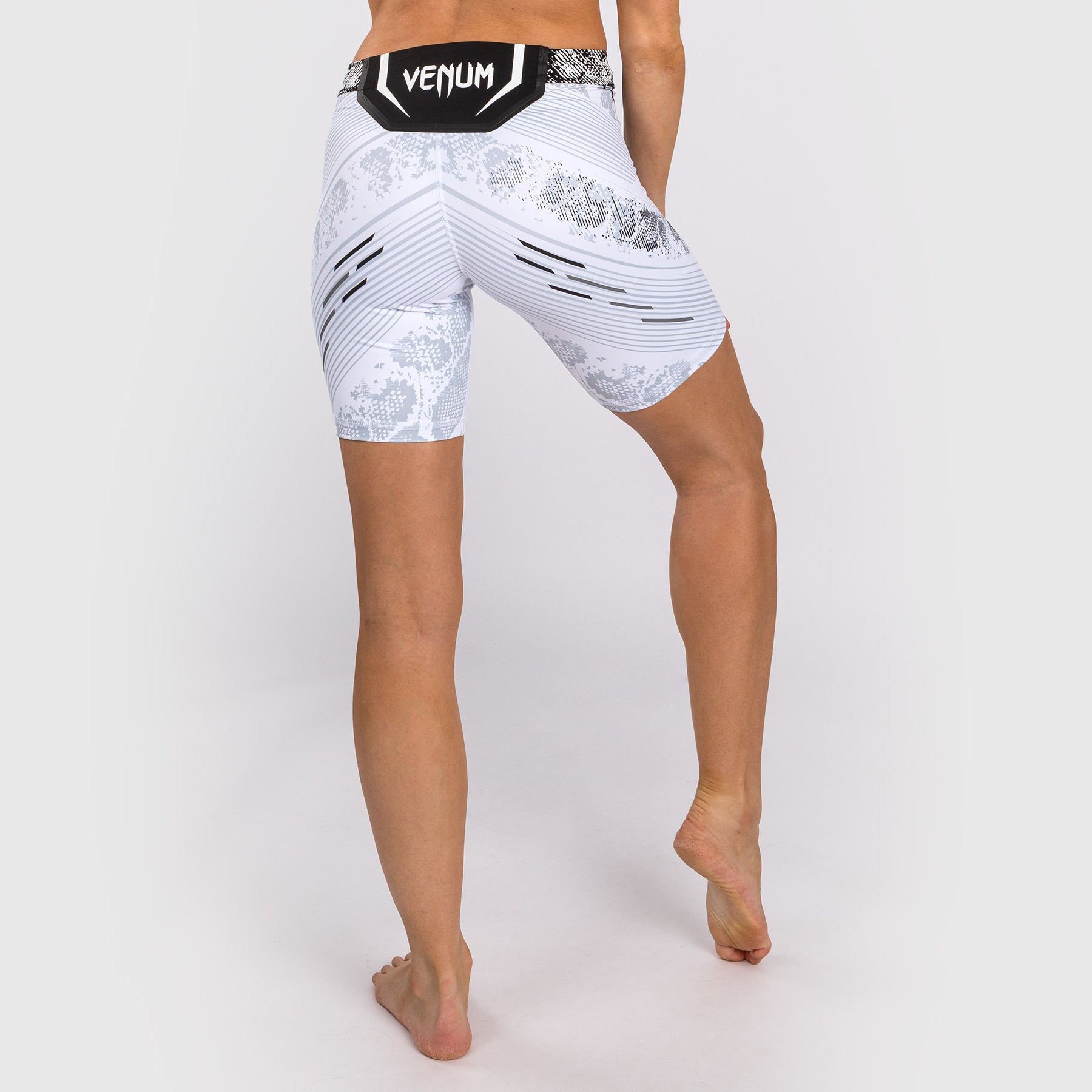ufc-adrenaline-by-venum-authentic-fight-night-vale-tudo-short-damen-lange-passfo-2 image 6
