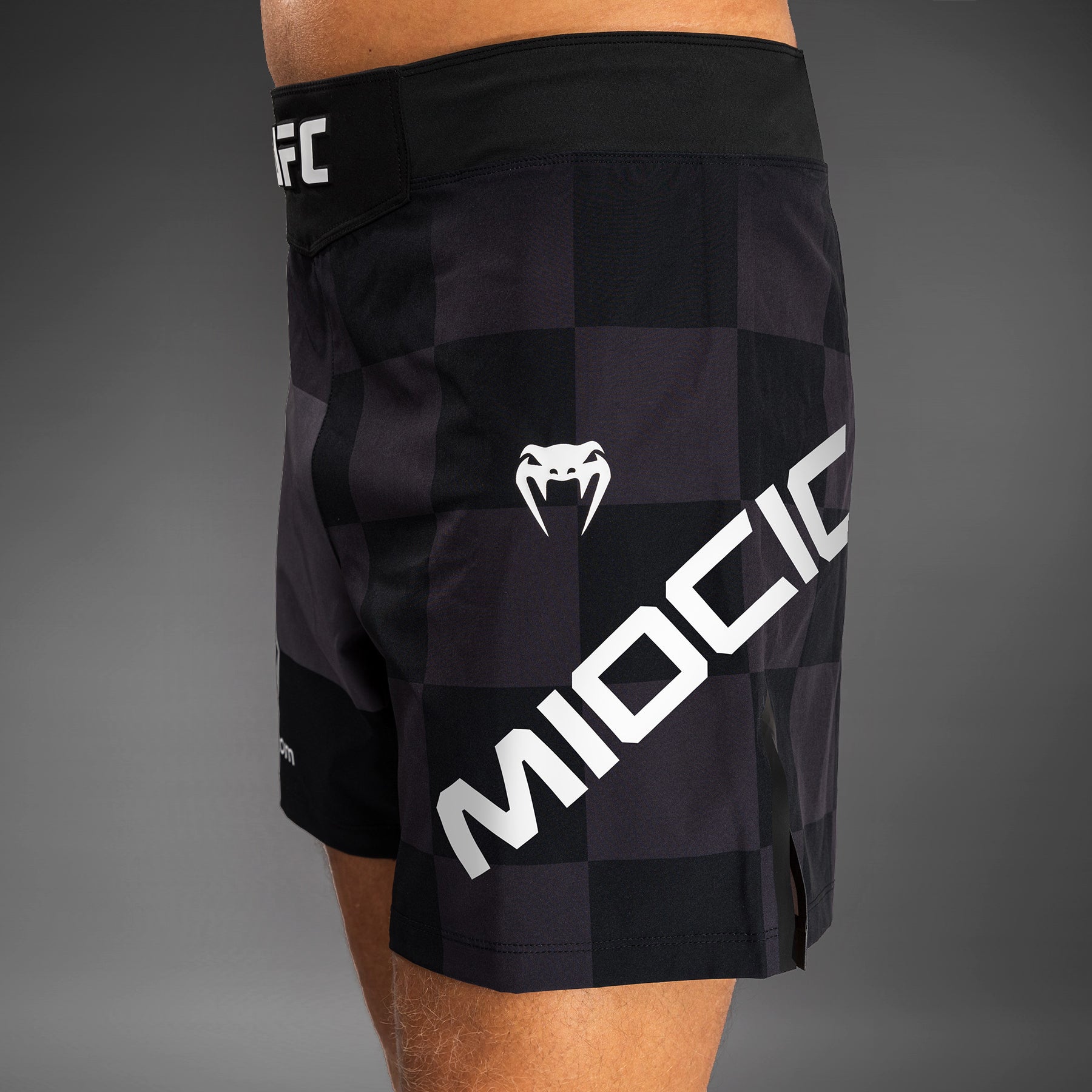 ufc-unrivaled-by-venum-stipe-miocic-fight-short-short-fit-schwarz image 5