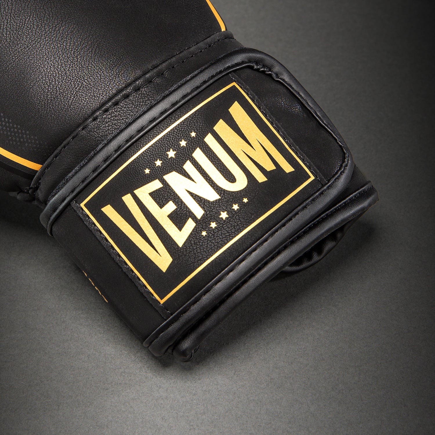venum-g-core-boxhandschuhe-schwarz-gold image 3