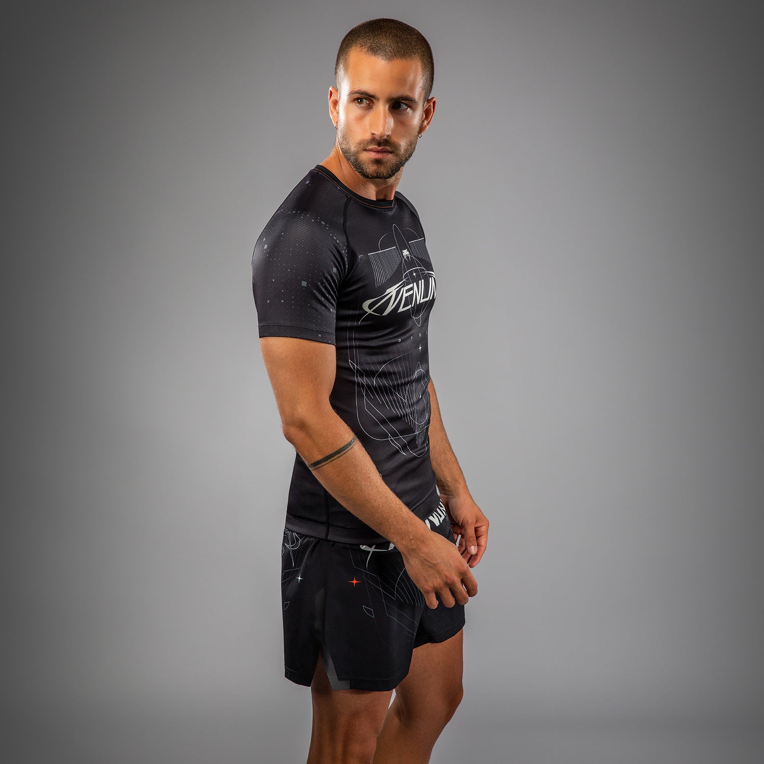 venum-eclipse-kurzarm-rashguard-schwarz-elfenbein image 2