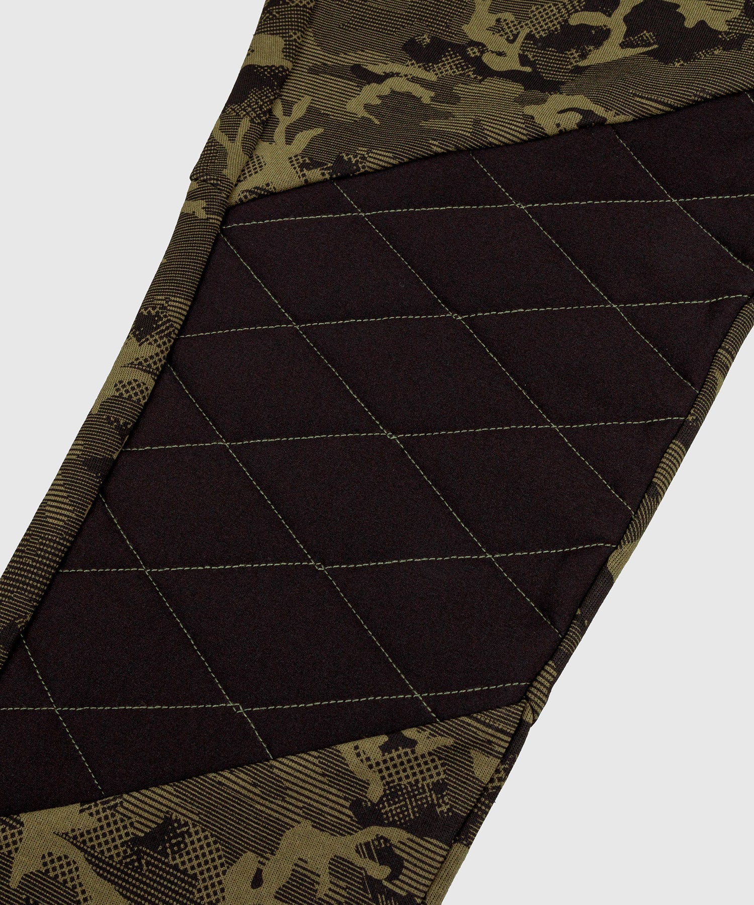 venum-laser-evo-jogginghose-khaki-camo-mit-reissverschlusstaschen image 6