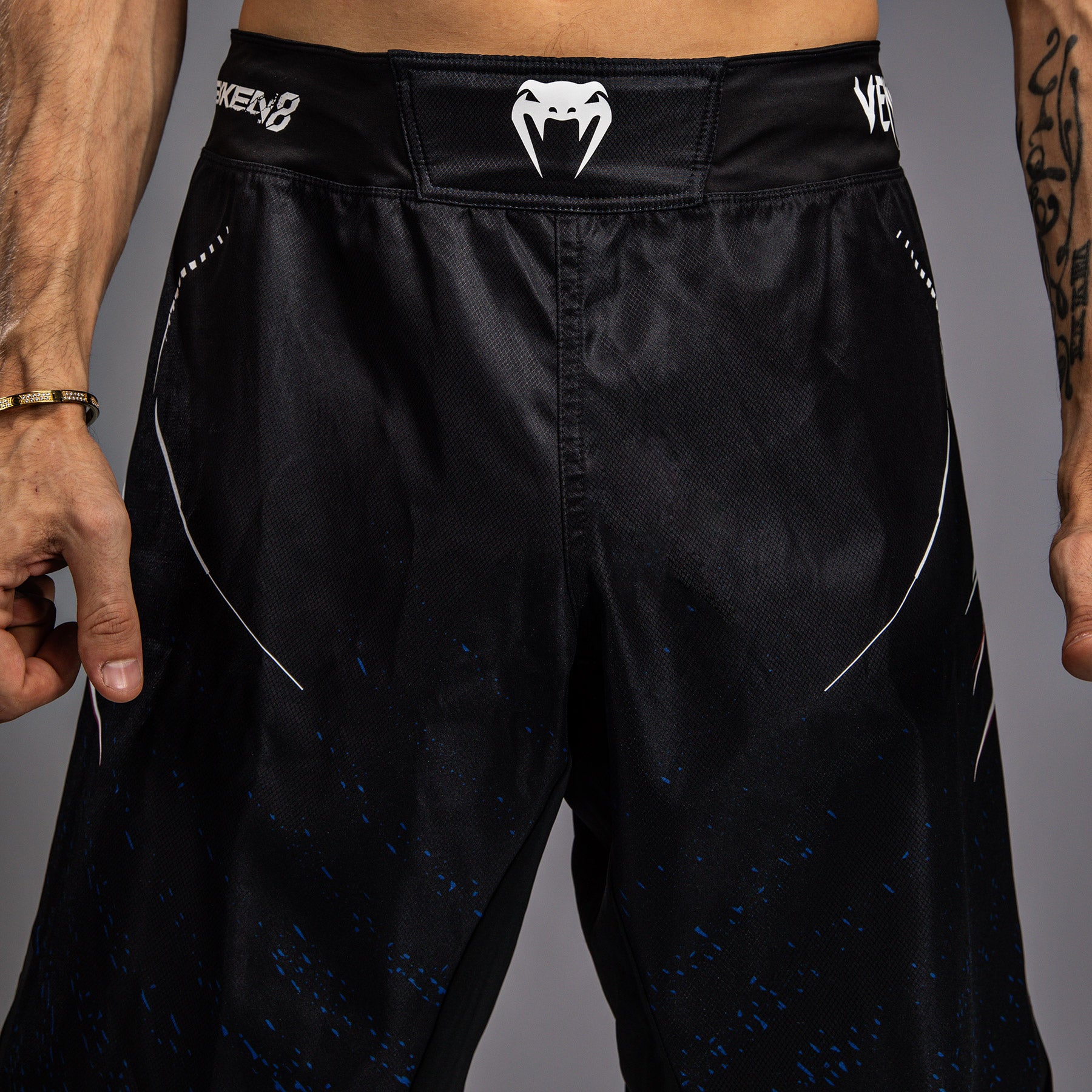 venum-x-tekken-8-jin-kazama-kampfhose-blau-schwarz-wei image 6