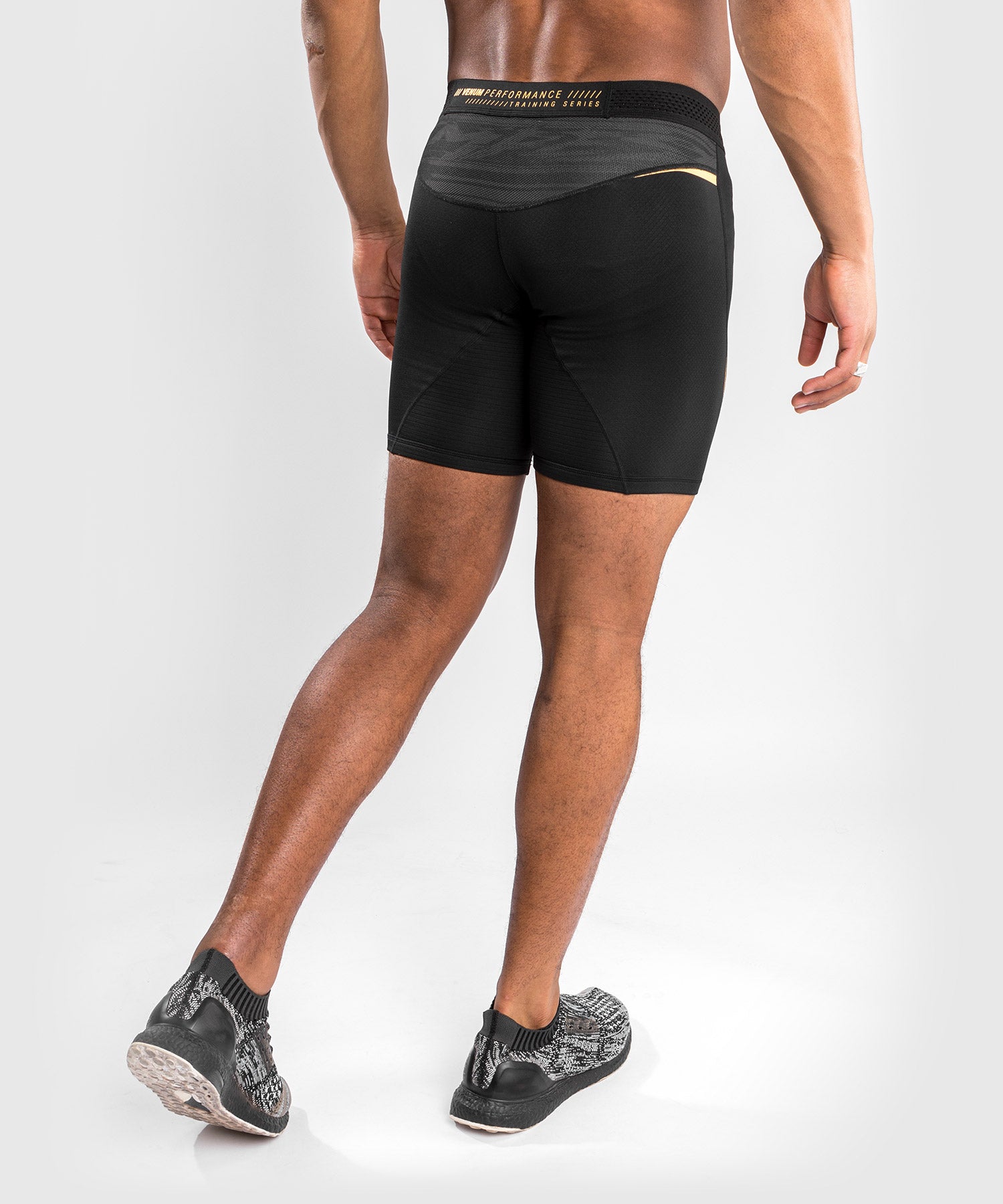 venum-tempest-2-0-vale-tudo-shorts-schwarz-gold image 4