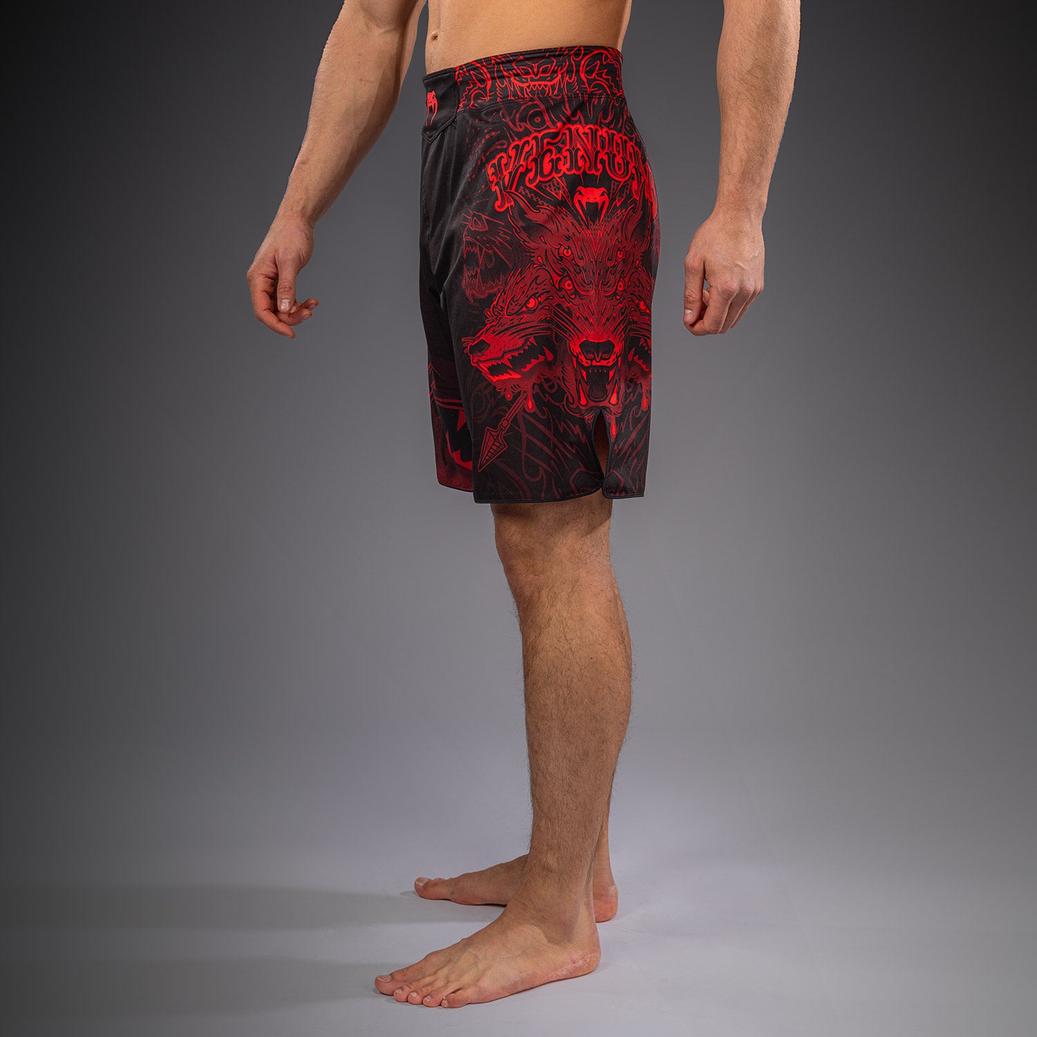 venum-wolf-atak-fightshorts-schwarz-rot image 2