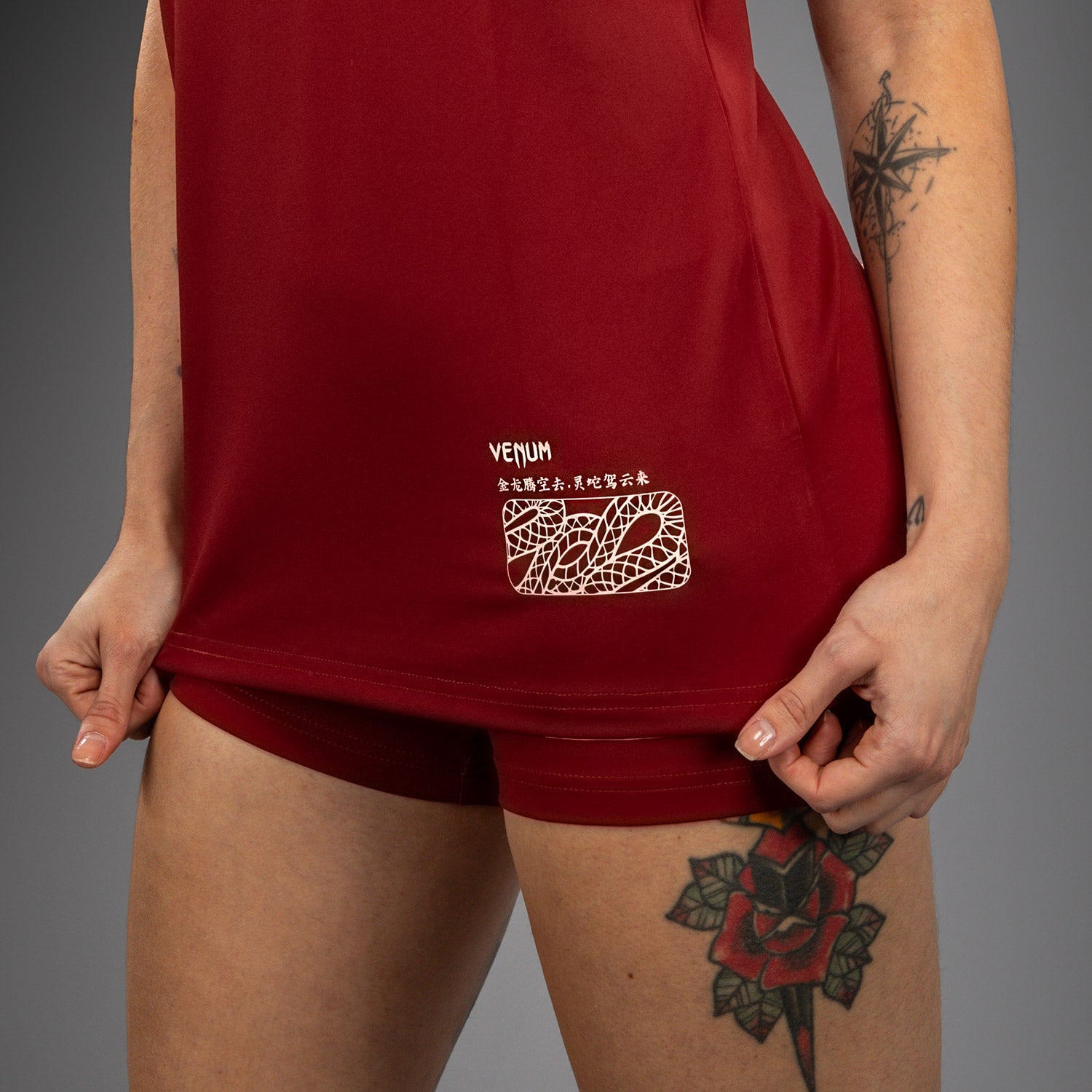 venum-serpenti-damen-dry-tech-t-shirt-burgunder-elfenbein image 7