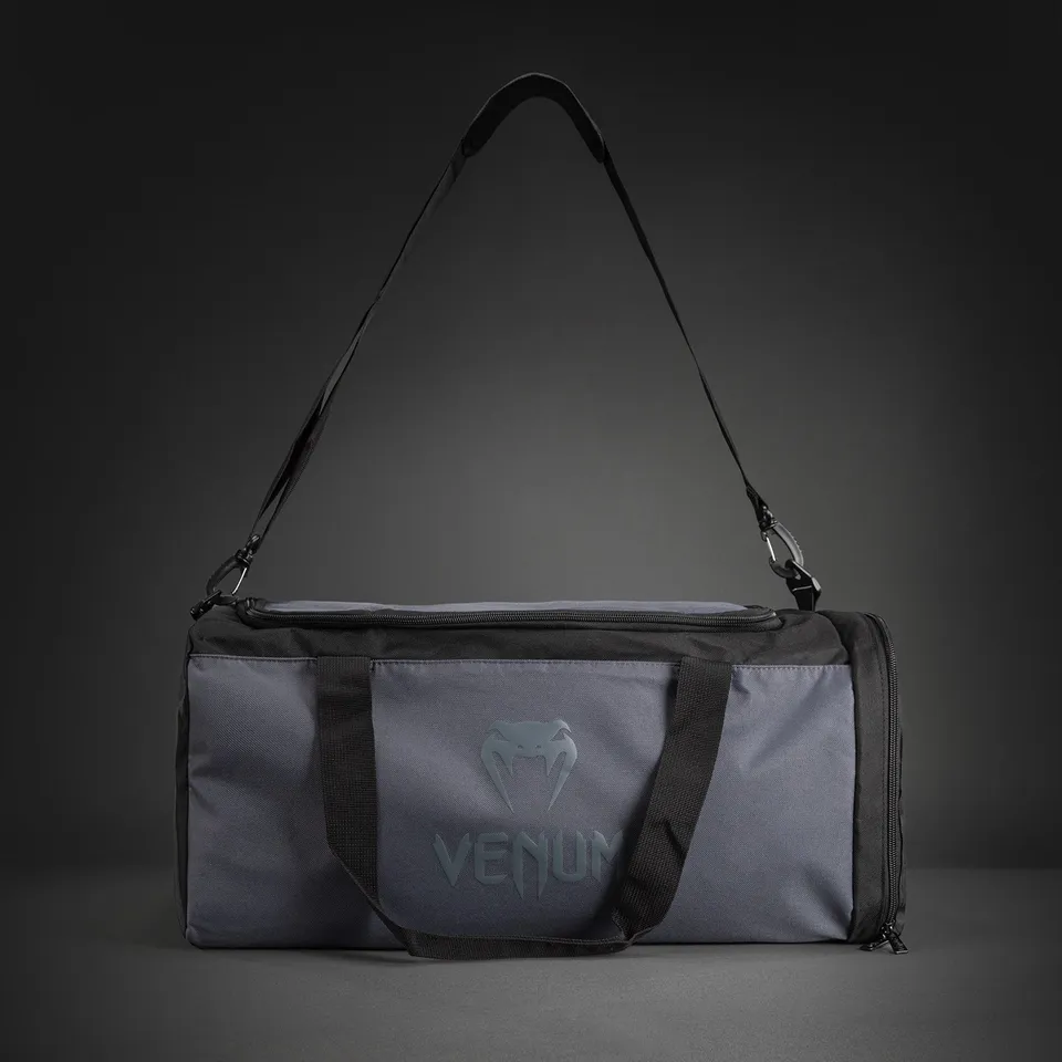 venum-essential-sporttasche-37-l-duffle-grau-schwarz image 1
