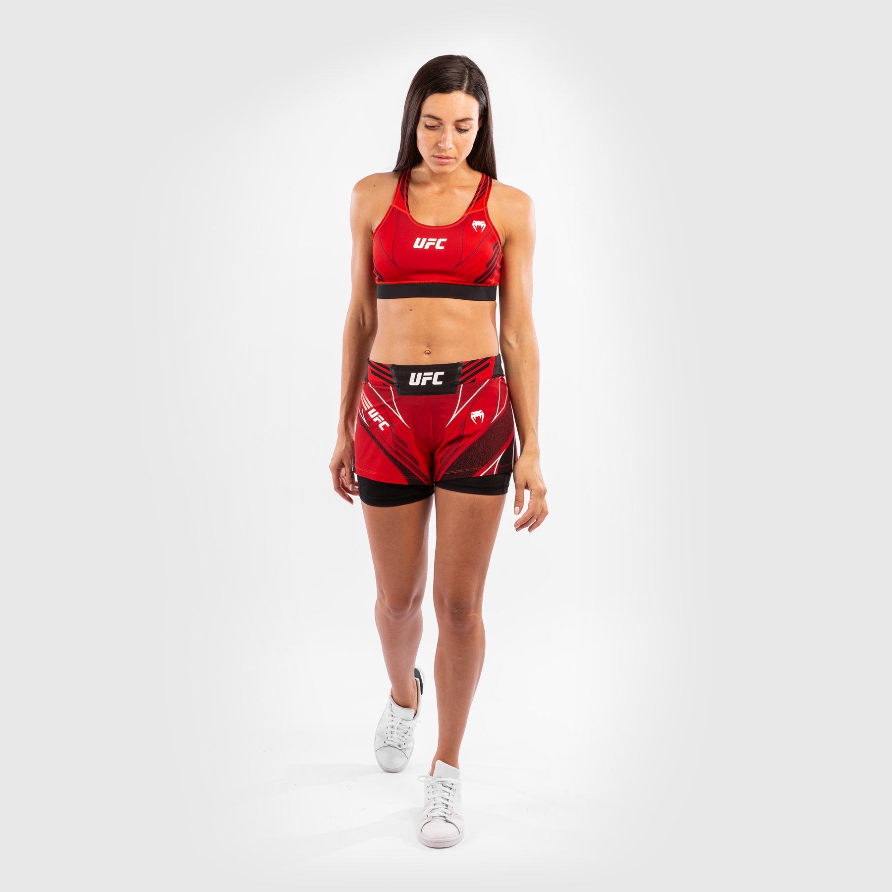 ufc-venum-authentic-fight-night-damen-shorts-short-fit-rot image 8