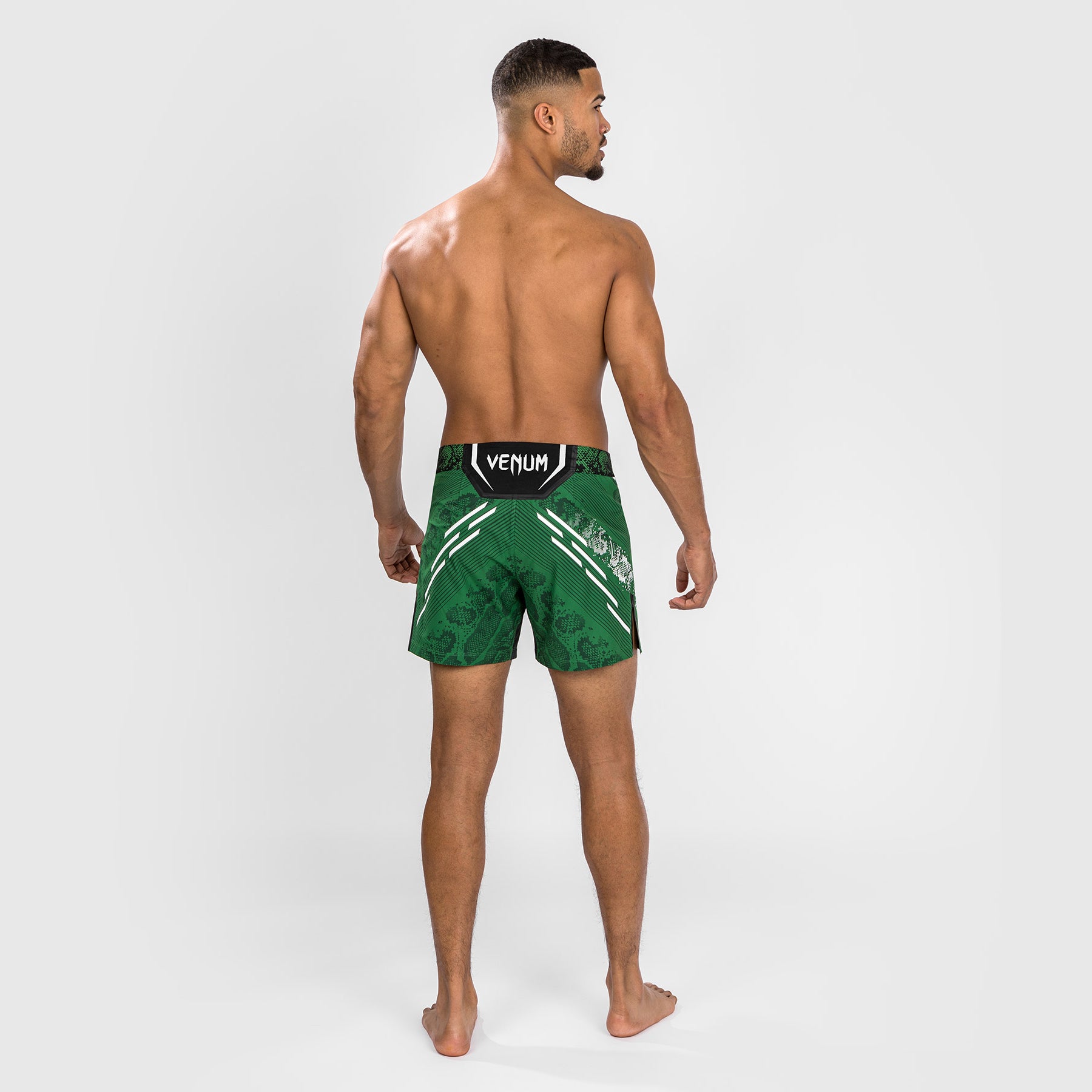 venum-ufc-adrenaline-authentic-fight-night-kampfshorts-herren-kurz-gr-n image 3