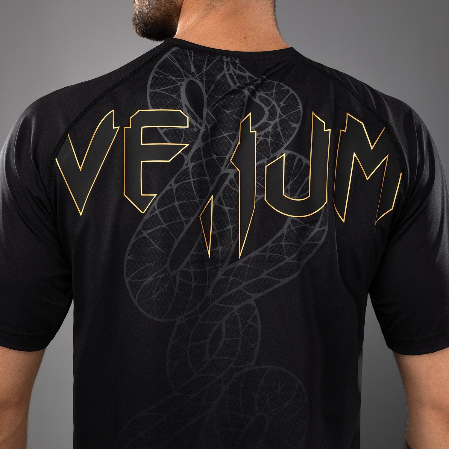 venum-serpenti-dry-tech-t-shirt-herren-schwarz-silber-gold image 6