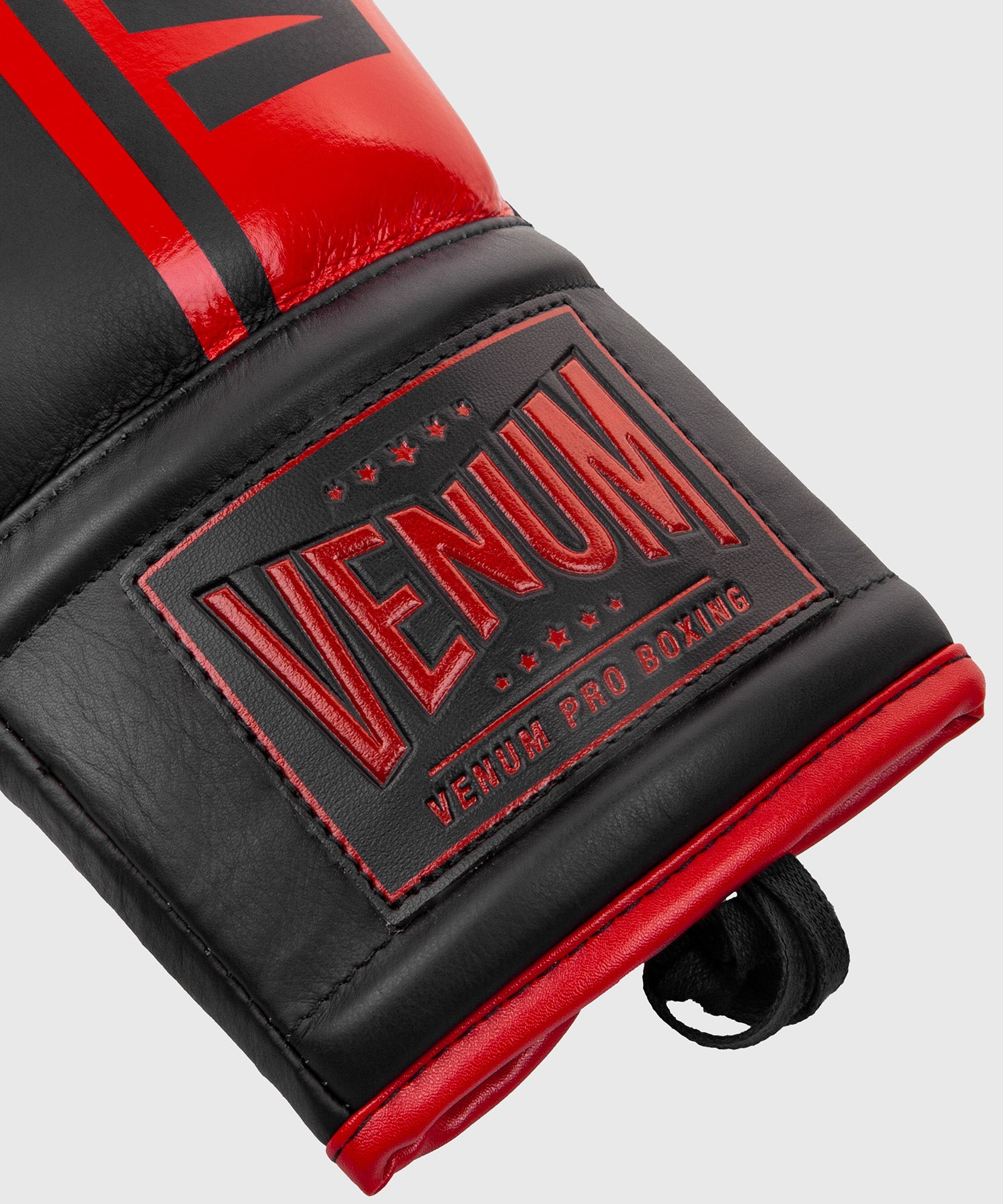 venum-shield-professionelle-boxhandschuhe-mit-schn-rung-rot-schwarz image 4