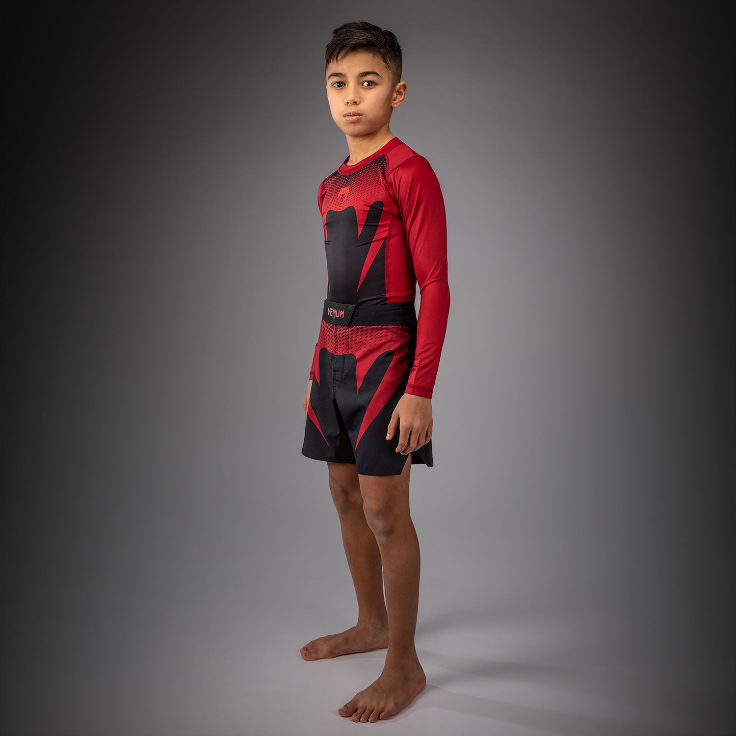 venum-attack-fightshorts-schwarz-rot image 4