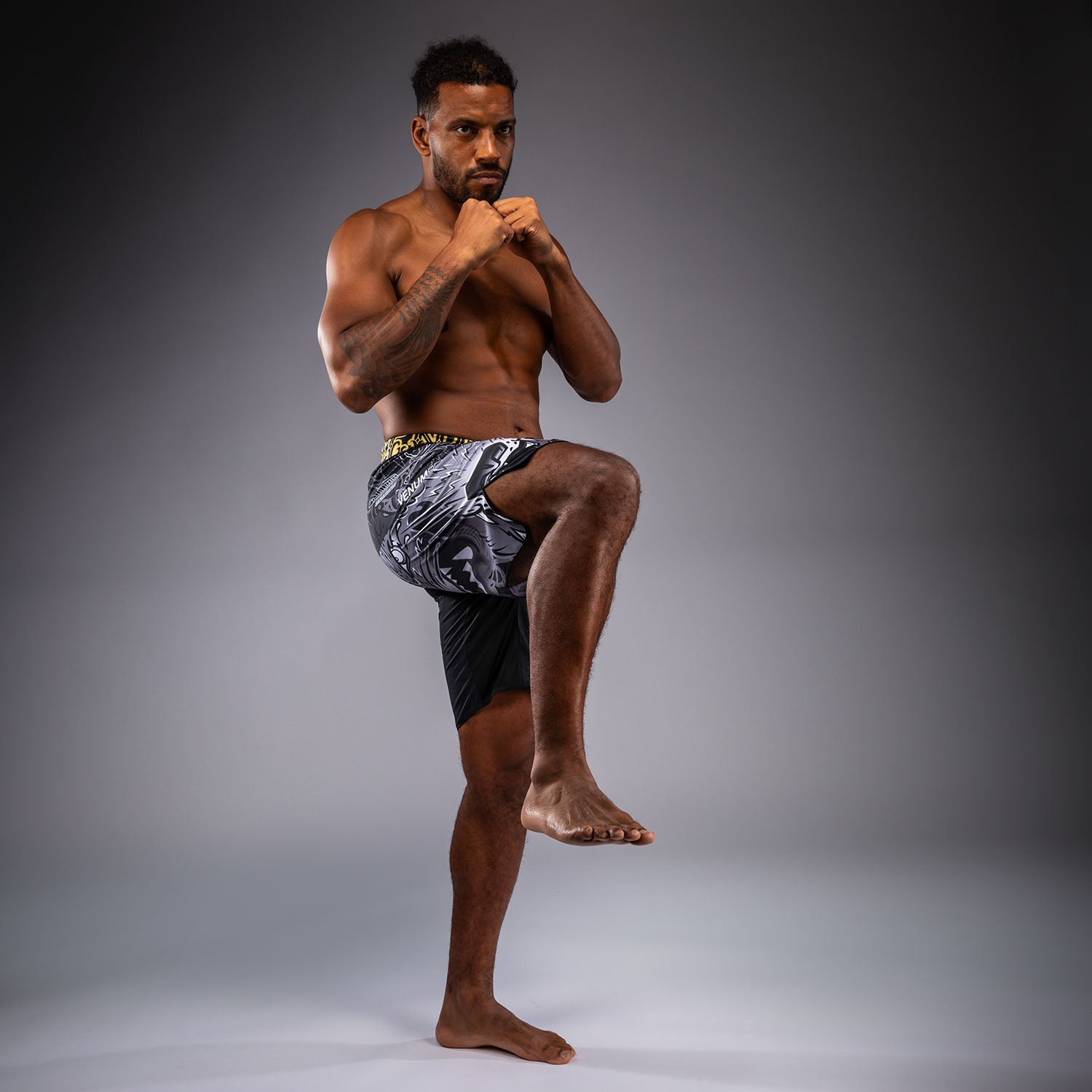 venum-wolf-atak-fightshorts-herren-schwarz-grau image 5