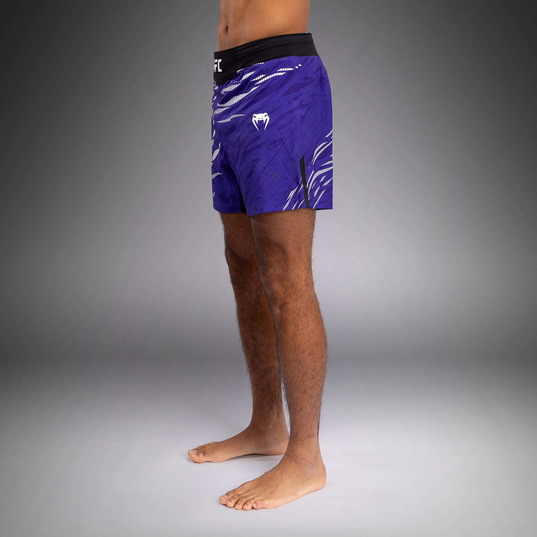 ufc-fusion-by-venum-authentic-fight-night-herren-fight-short-lila-short-fit image 5
