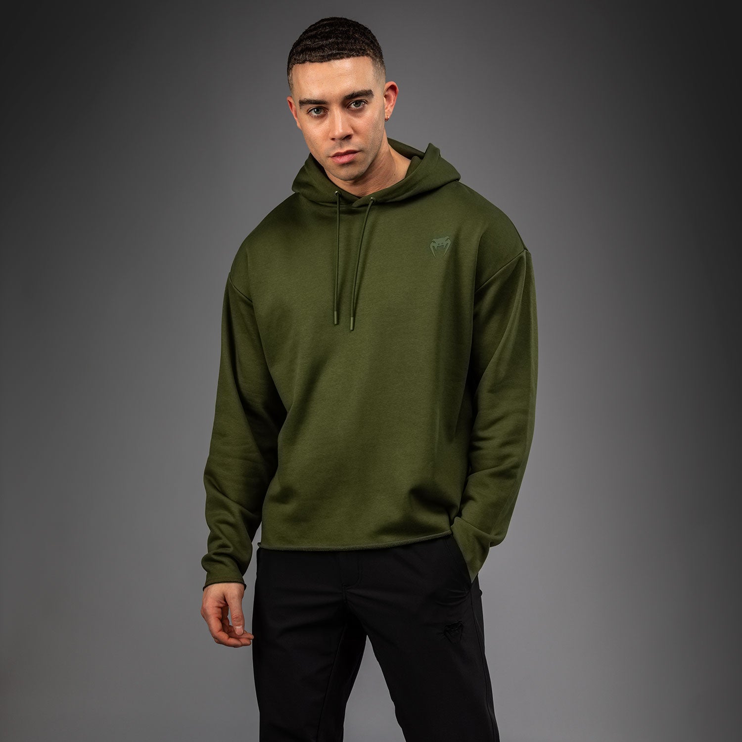 venum-divide-hoodie-khaki-herren-hoodie-leicht-oversized image 1