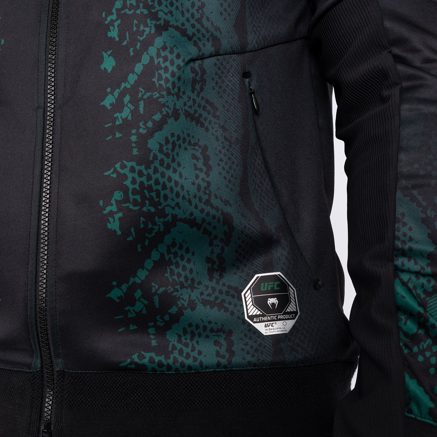 ufc-adrenaline-by-venum-authentic-fight-night-walkout-hoodie-herren-emerald-edit image 6