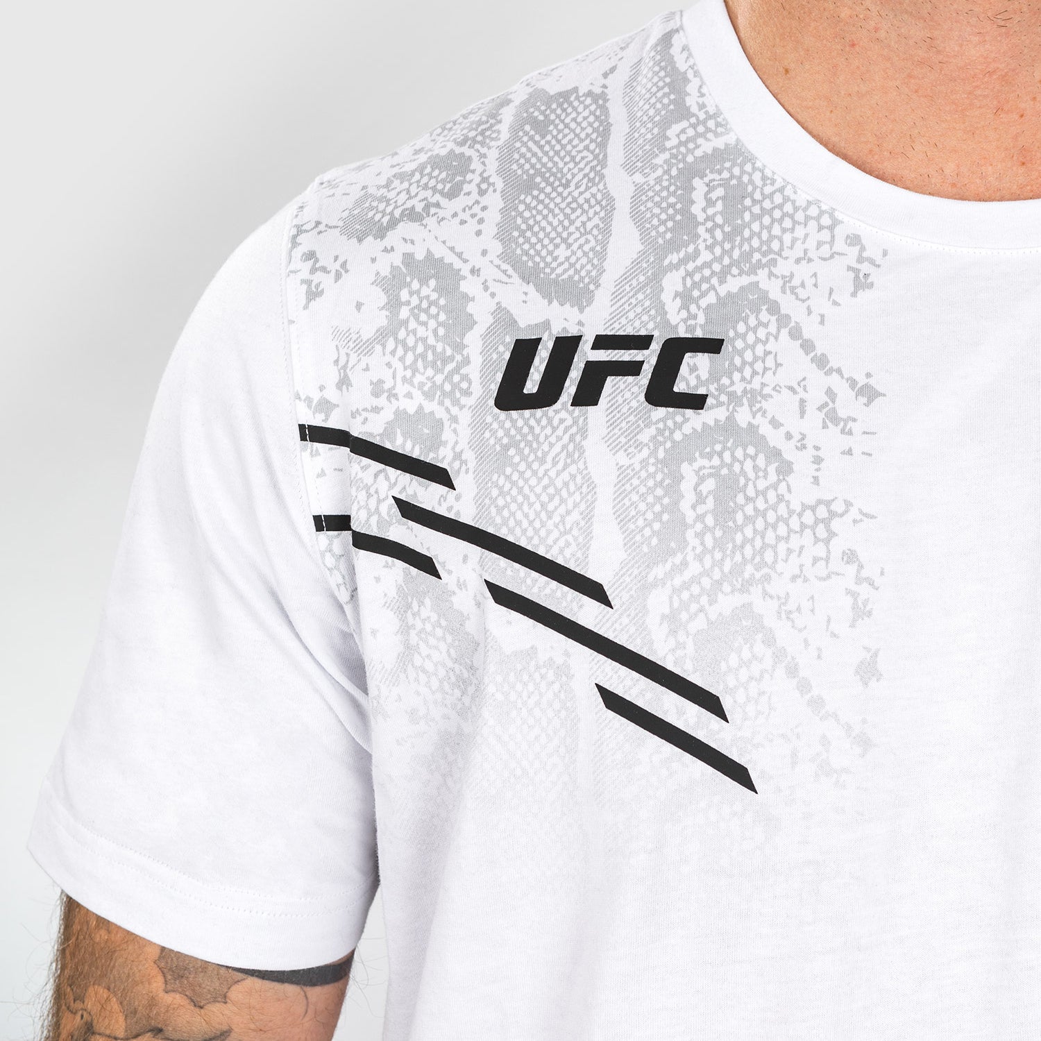 ufc-adrenaline-by-venum-replica-kurzarm-t-shirt-herren-wei image 4