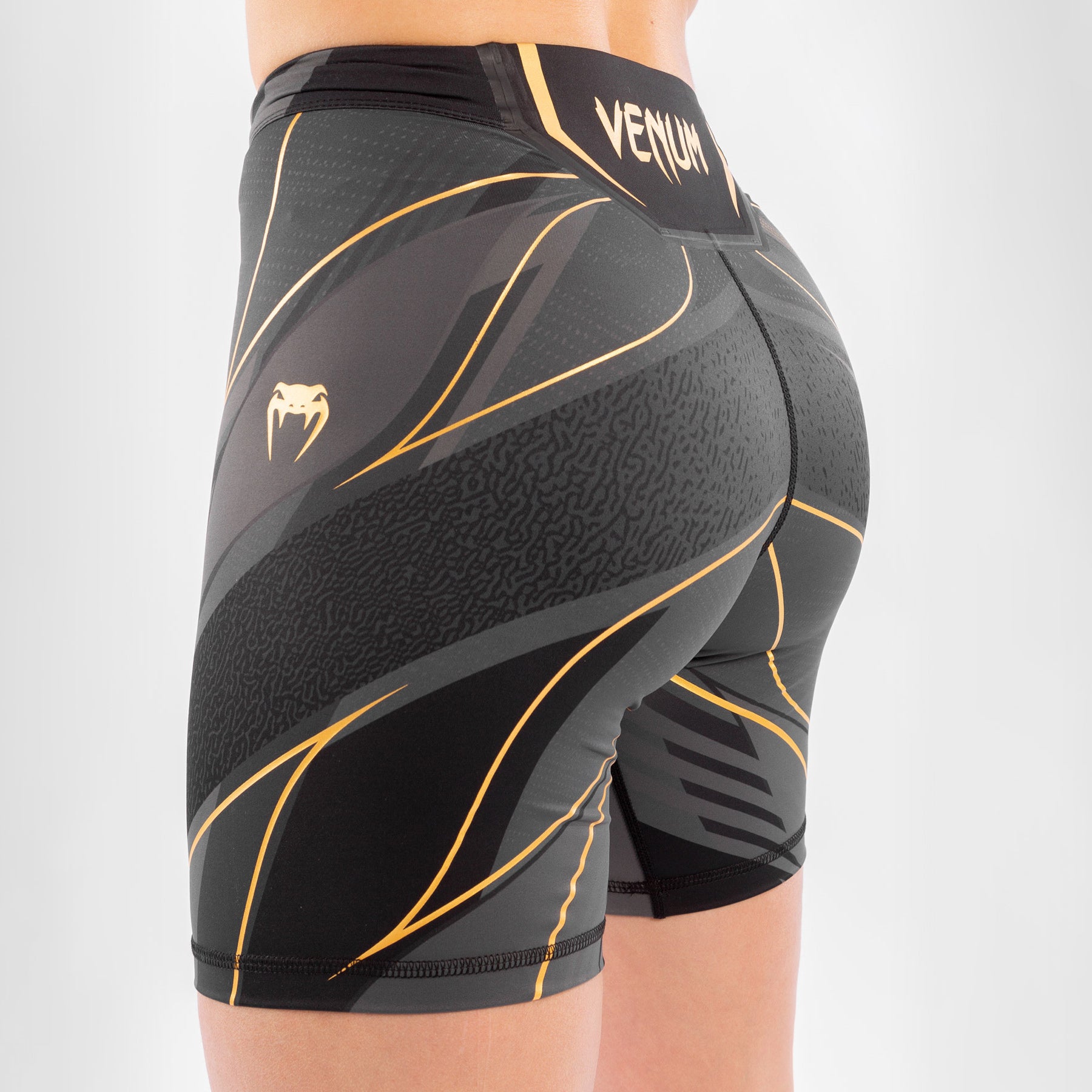 venum-ufc-authentic-fight-night-damen-vale-tudo-shorts-long-fit-champion-schwarz image 6