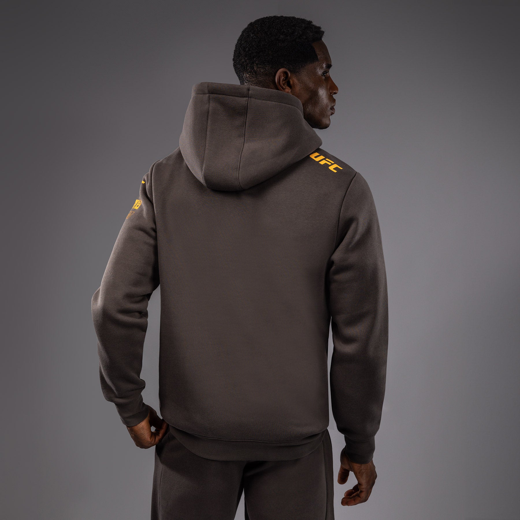 ufc-fusion-by-venum-fight-week-herren-hoodie-solid-erdiges-braun image 5