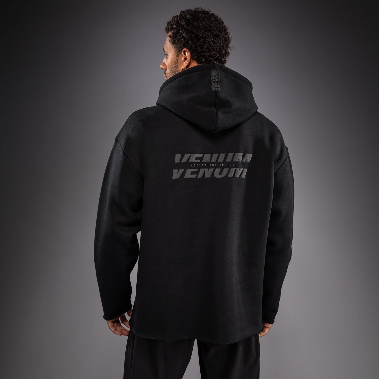 venum-divide-winter-kapuzenpullover-schwarz image 3
