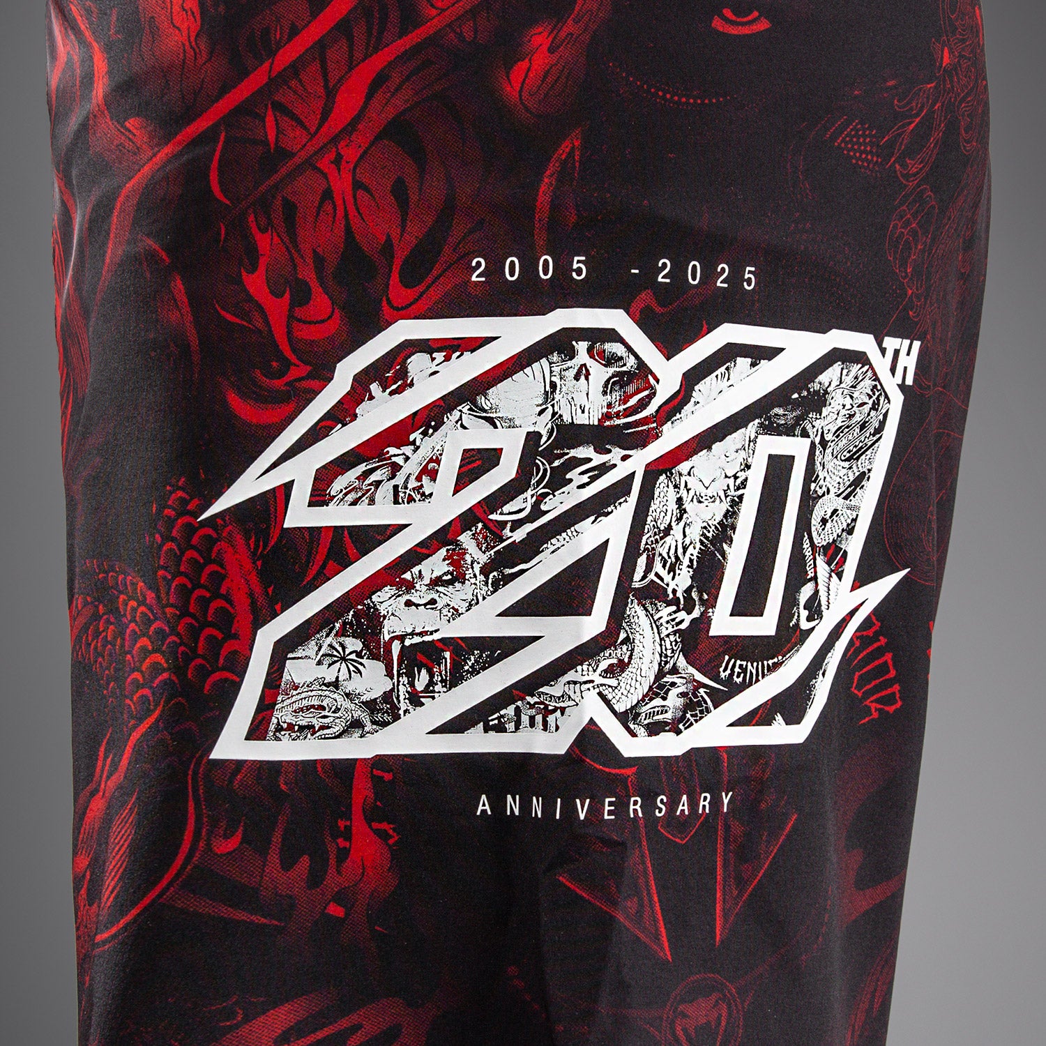venum-20th-anniversary-fightshorts-herren-schwarz-rot image 5