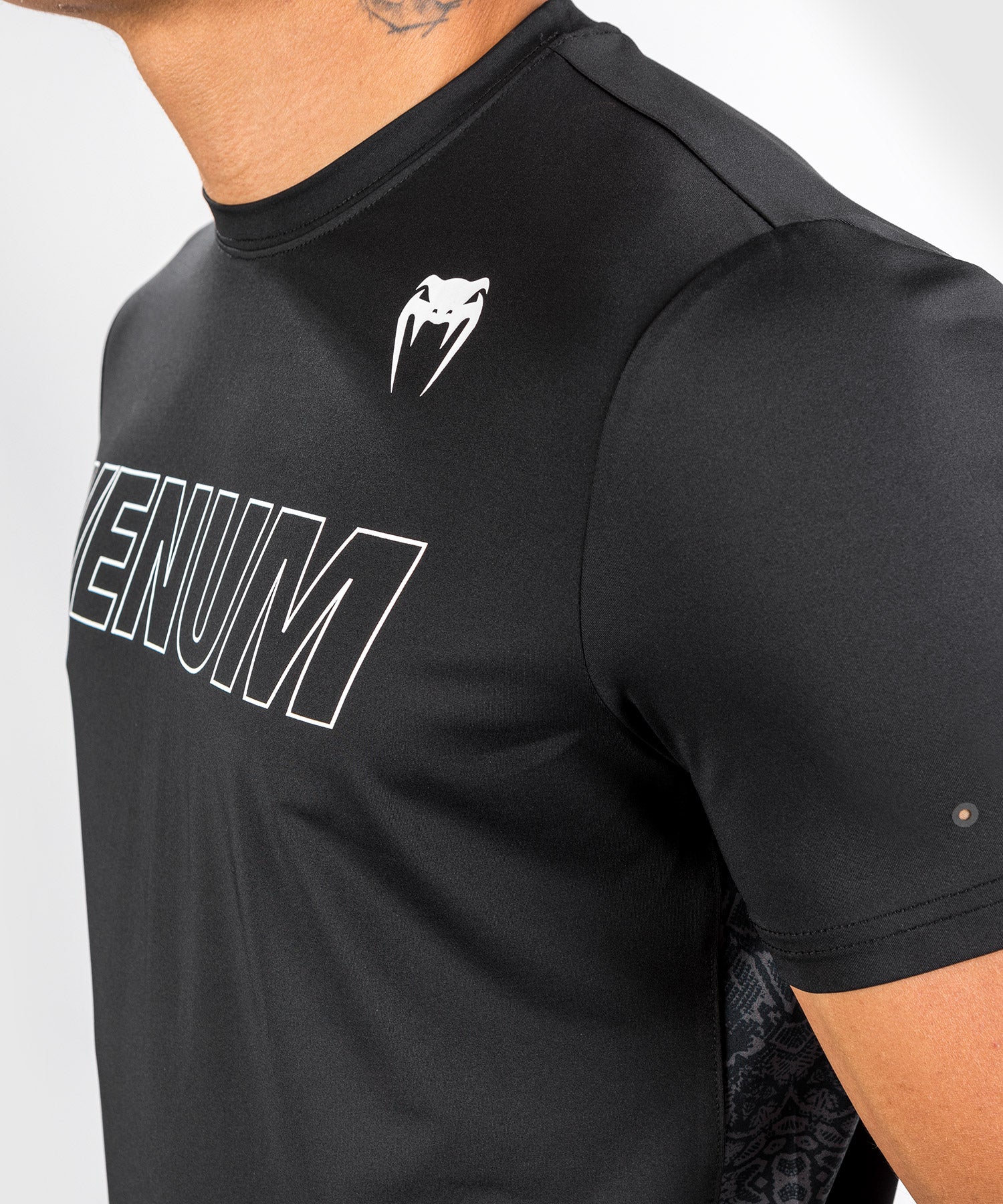 venum-classic-evo-dry-tech-t-shirt-schwarz-weiss image 5