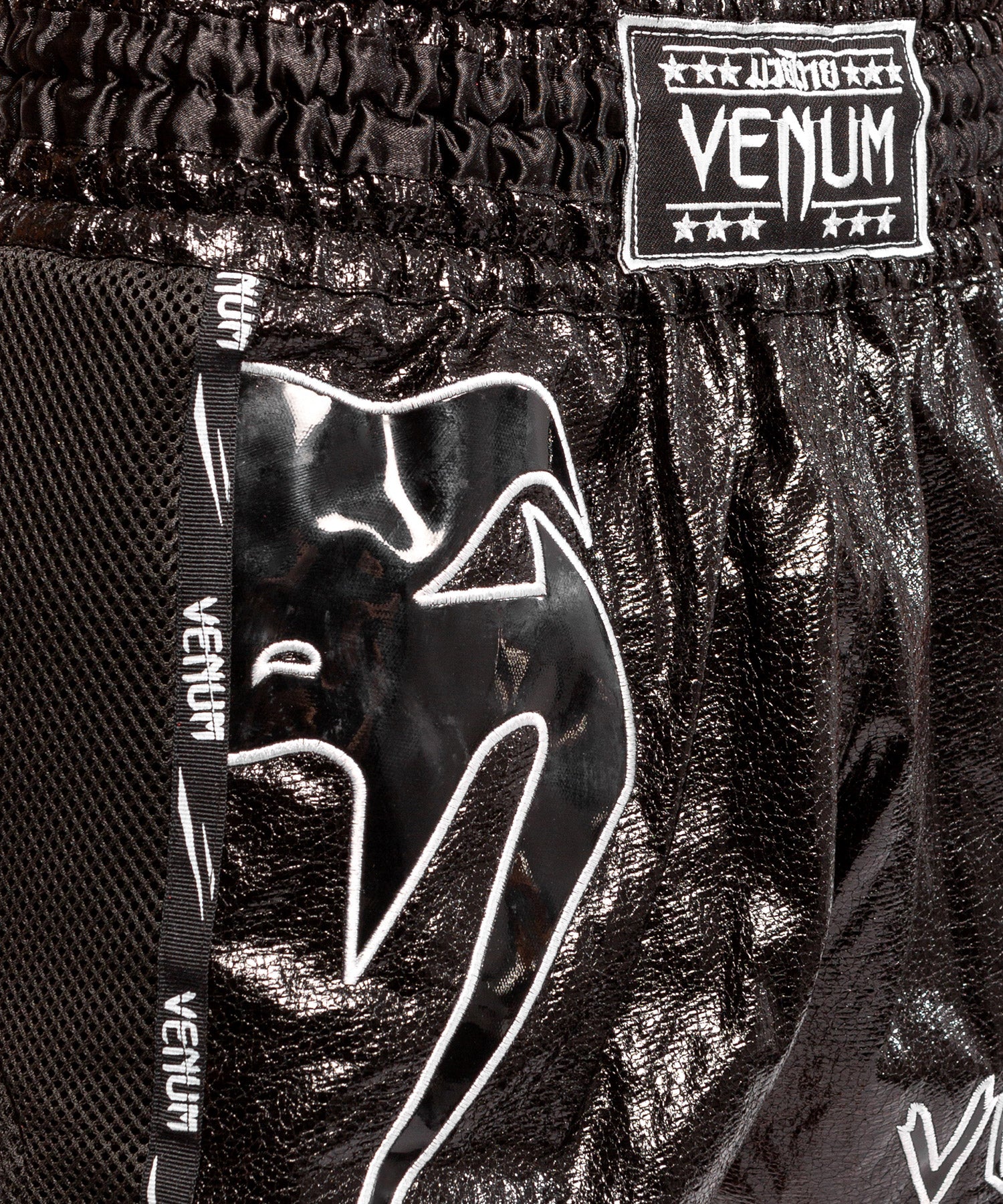 venum-giant-infinite-muay-thai-shorts-schwarz-schwarz image 3