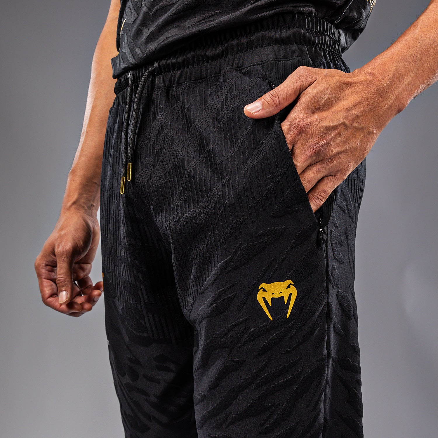 ufc-fusion-by-venum-authentic-fight-night-walkout-hose-champion-herren image 5