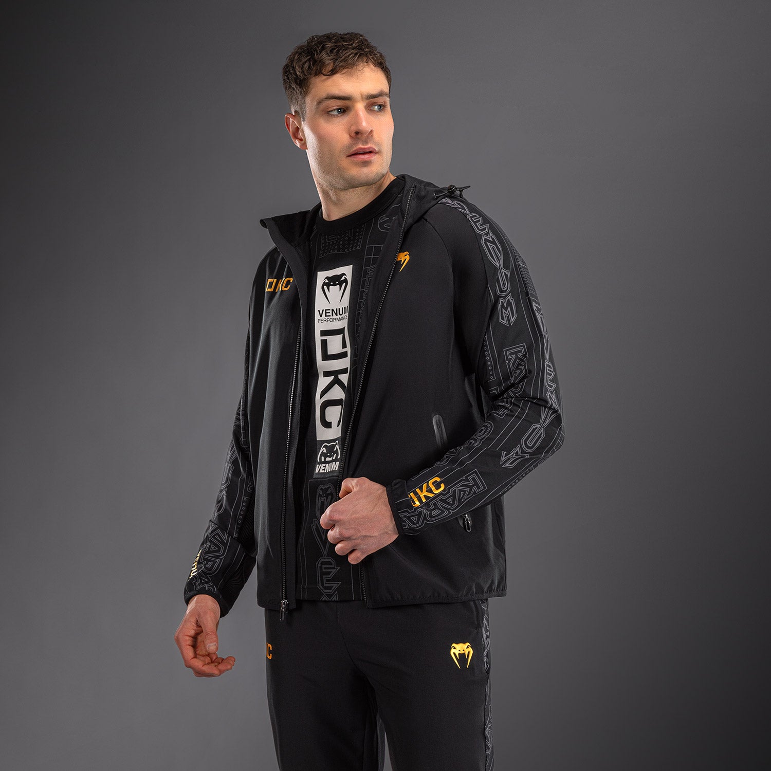 venum-karate-combat-trainingsjacke-herren-schwarz-grau image 2