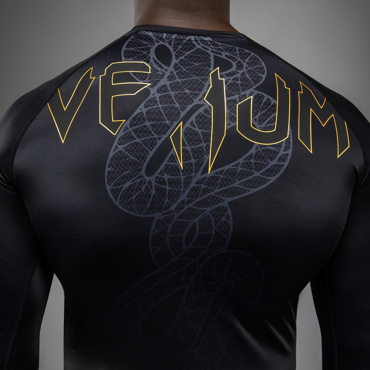 venum-serpenti-langarm-rashguard-schwarz-silber-gold-herren image 6