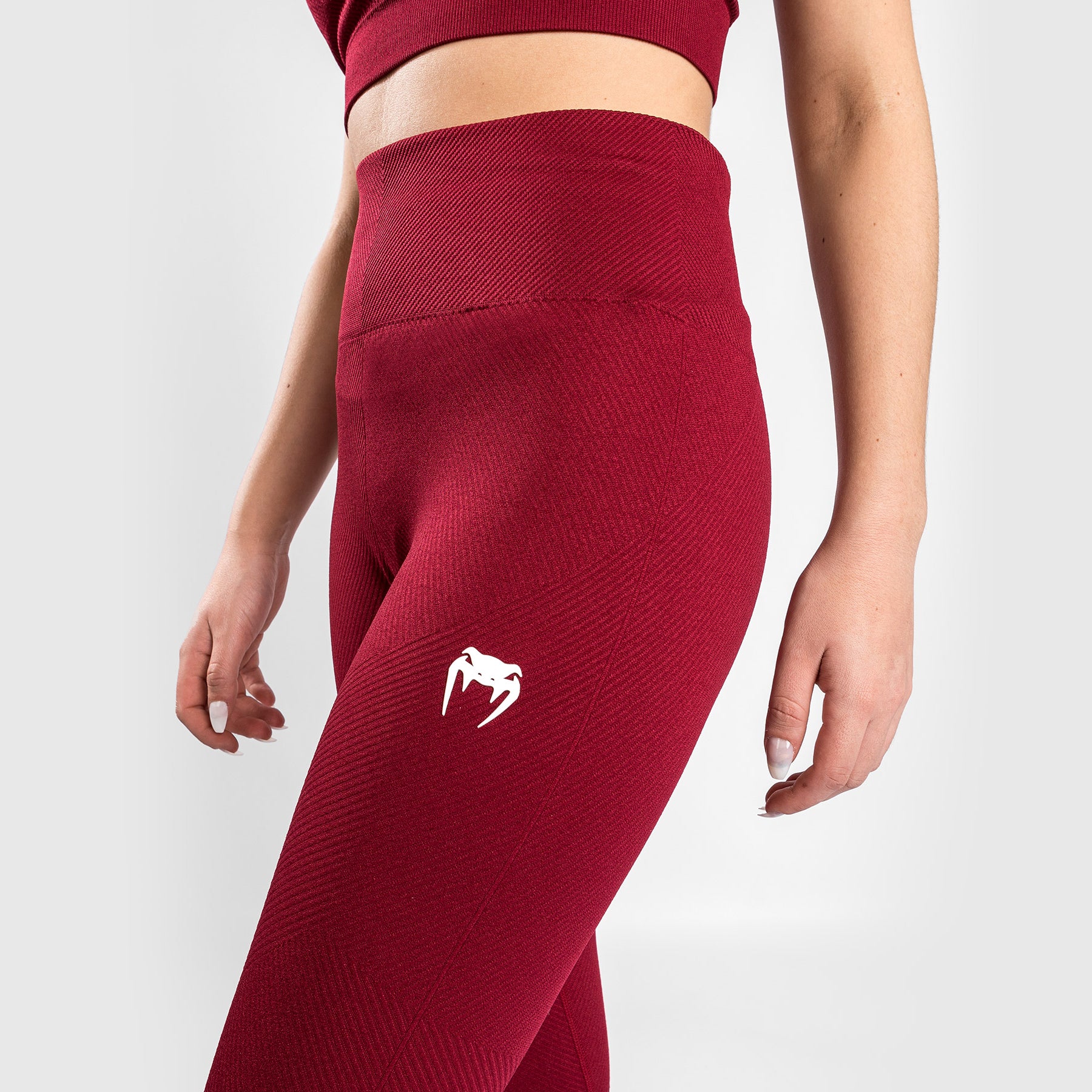 venum-sparring-seamless-leggings-damen-bordeaux-2 image 5