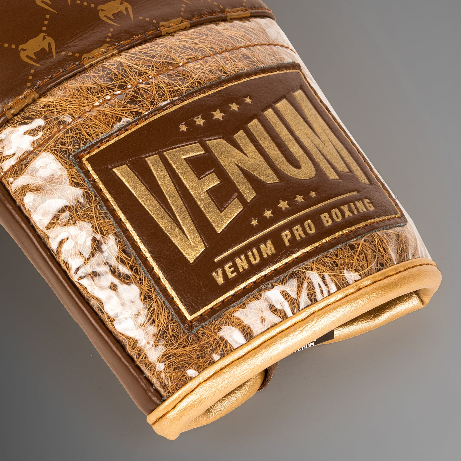 venum-coco-monogram-pro-boxhandschuhe-grizzly-brown image 5