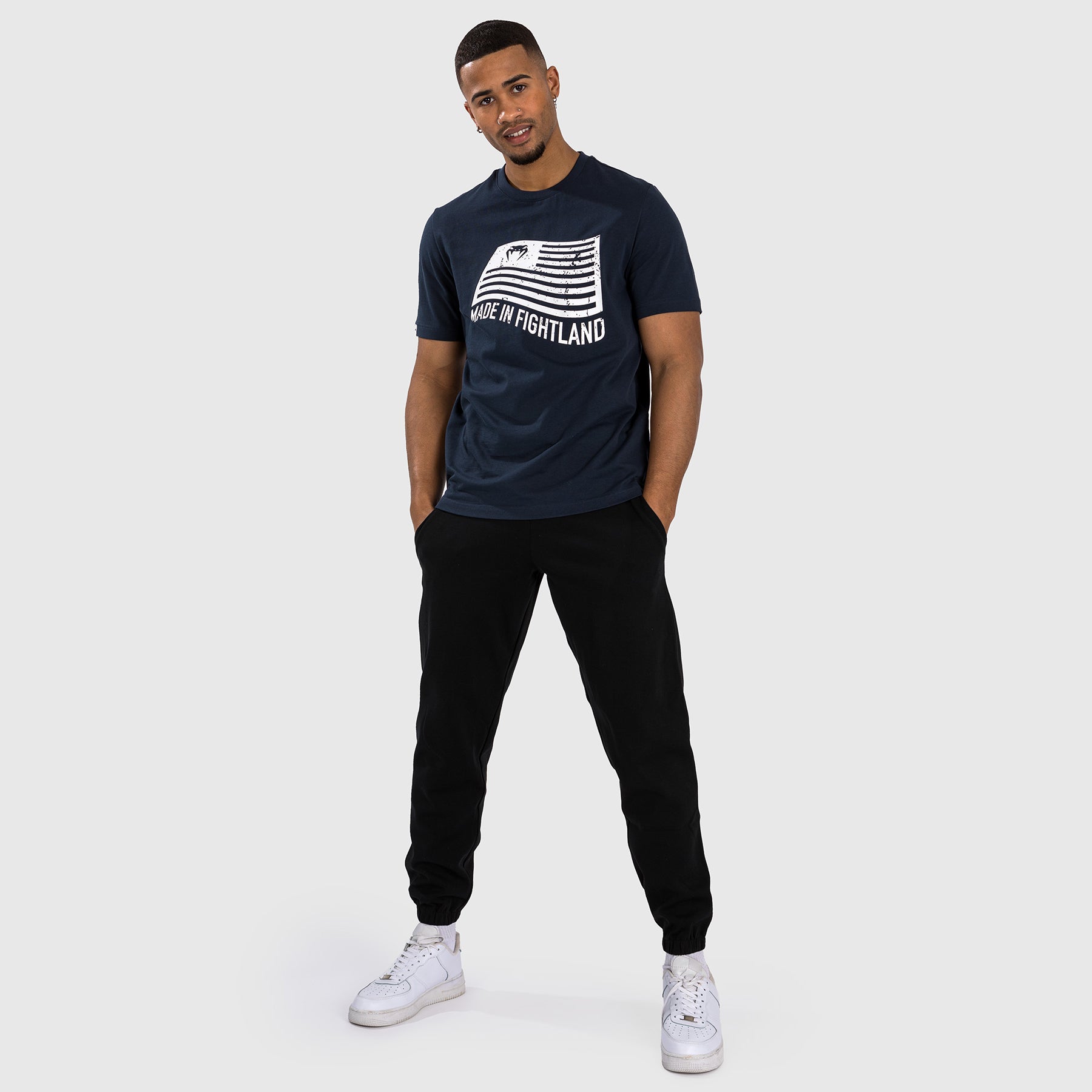 venum-made-in-fightland-t-shirt-herren-marineblau-wei image 1