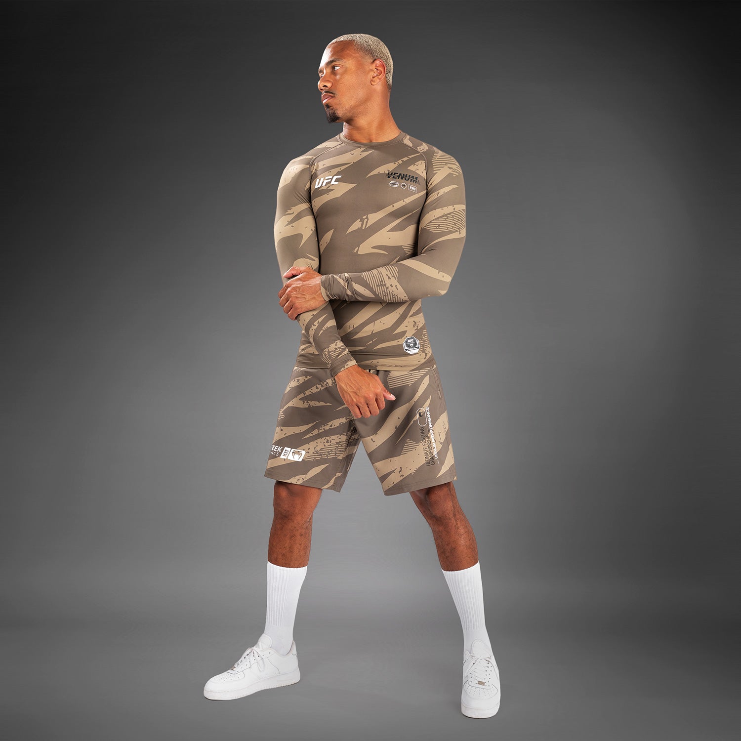 ufc-adrenaline-by-venum-fight-week-performance-rashguard-langarm-desert-camo image 2