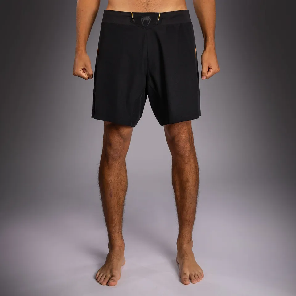 venum-g-core-fightshorts-schwarz-gold image 1