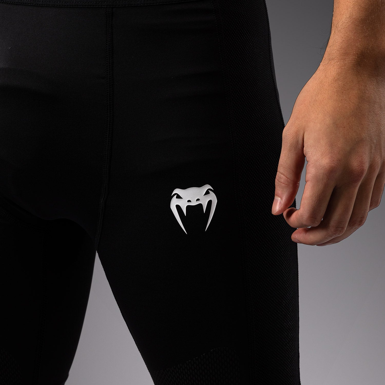 venum-tactical-xt-vale-tudo-shorts-herren-schwarz-feuerrot image 6