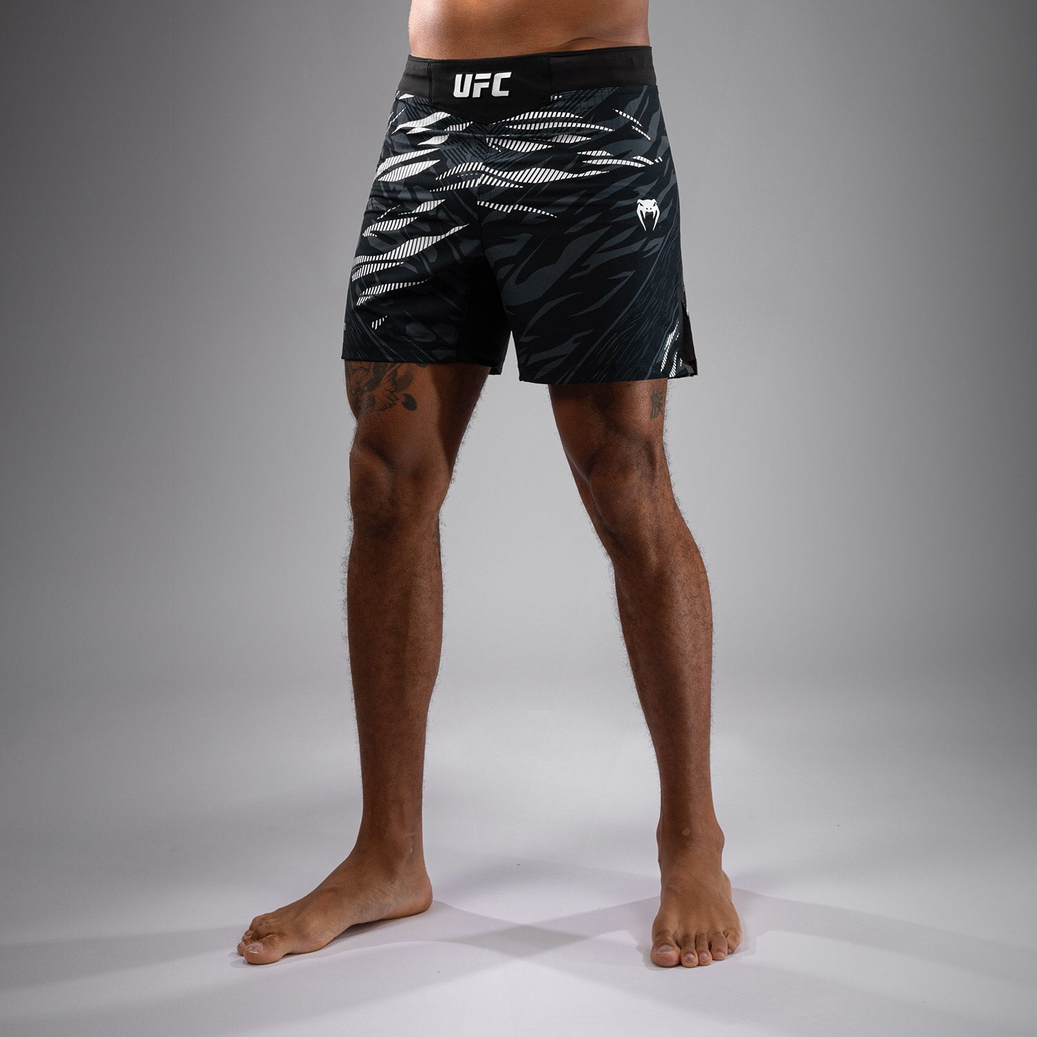 venum-ufc-fusion-authentic-fight-night-fight-short-short-fit-schwarz-herren image 2