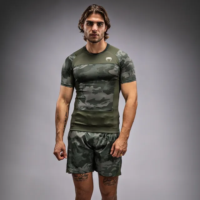 venum-g-fit-air-herren-kurzarm-rashguard-armee-tarnmuster image 1