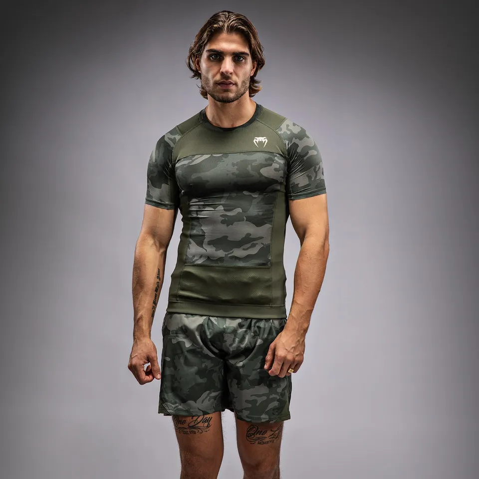 venum-g-fit-air-herren-kurzarm-rashguard-armee-tarnmuster image 1