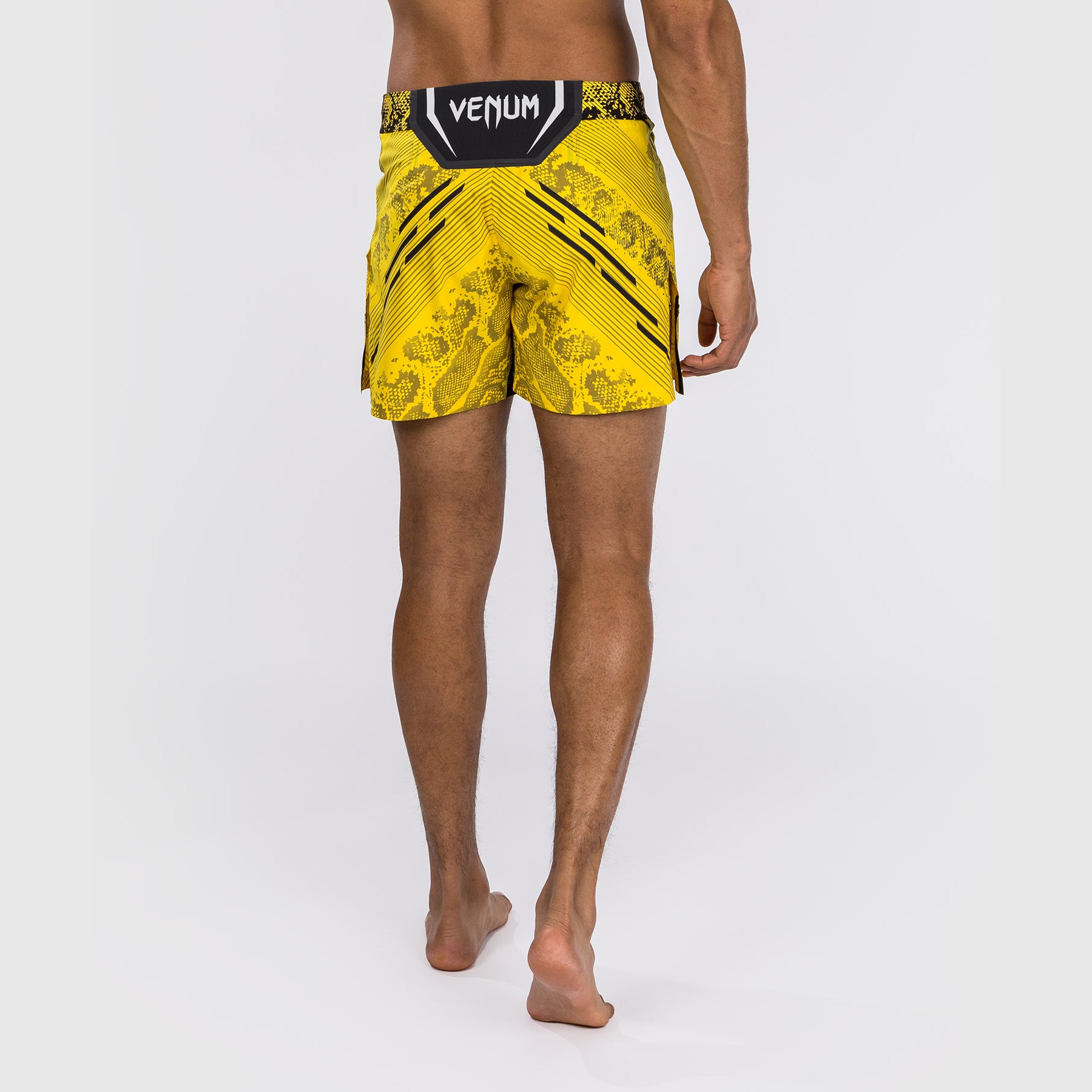 venum-ufc-adrenaline-authentic-fight-night-kampfshort-herren-kurze-passform-gelb image 6