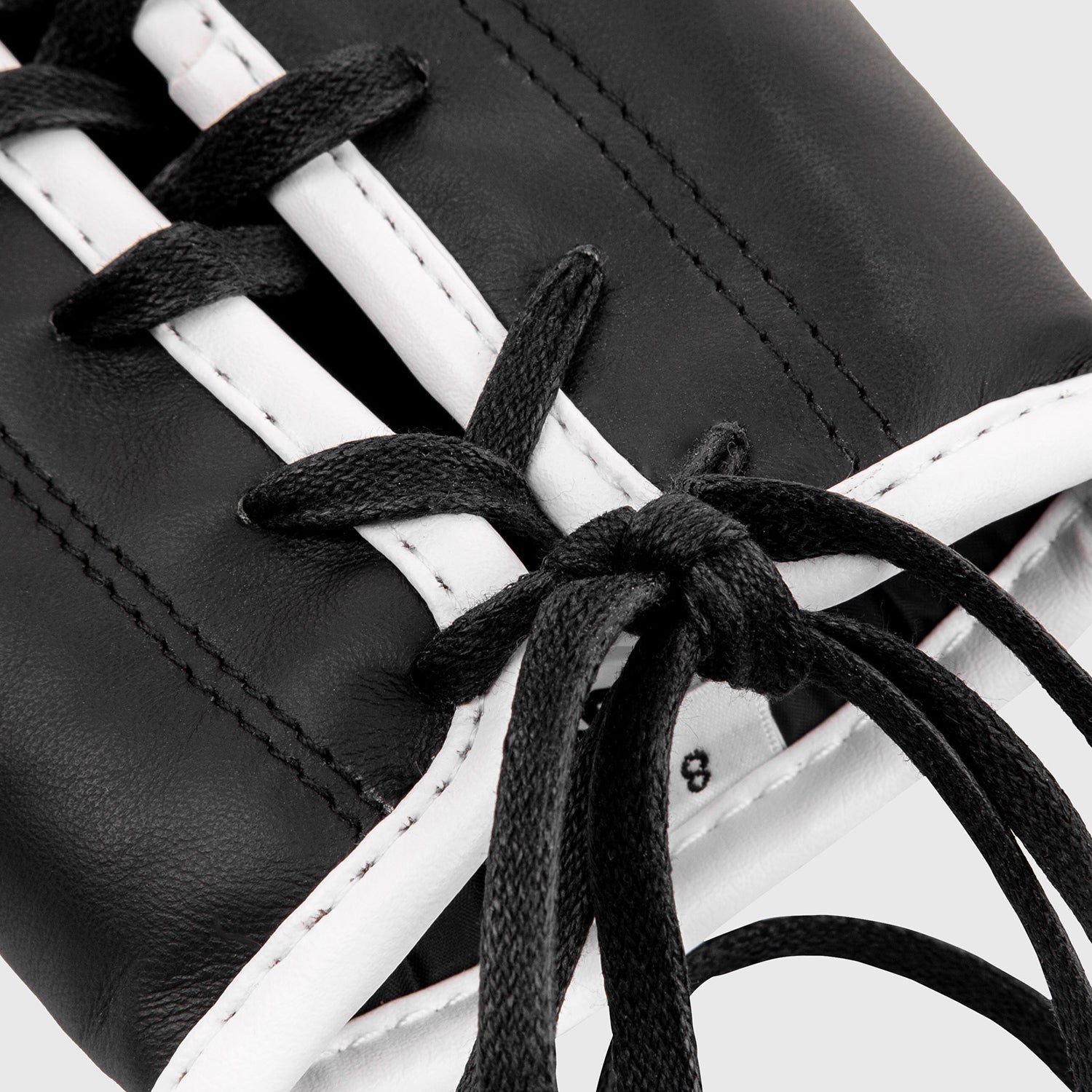 venum-giant-2-0-professionelle-boxhandschuhe-mit-schn-rung-schwarz-wei image 4