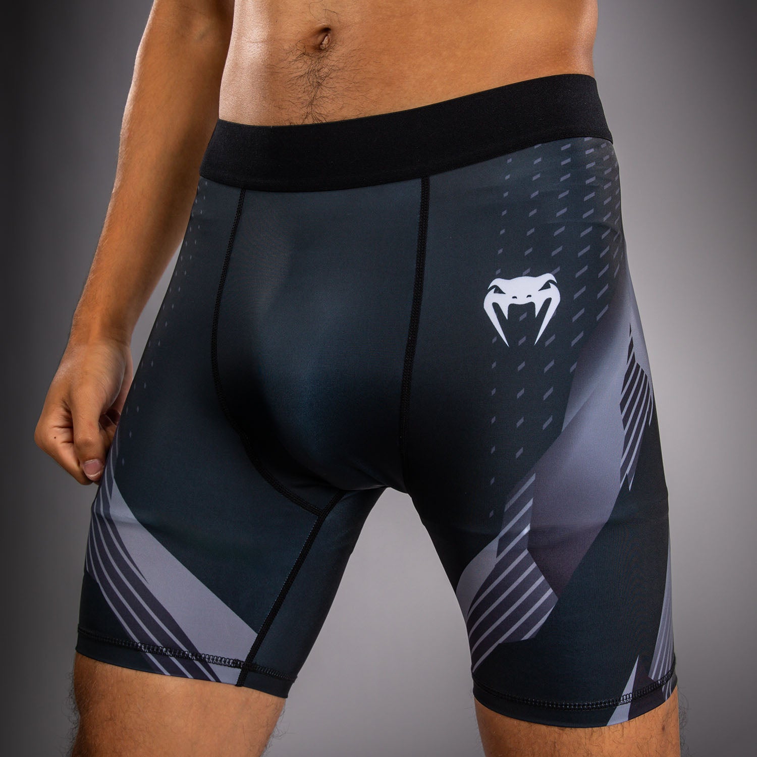 venum-no-gi-6-0-kompressionsshort-vale-tudo-herren-schwarz-wei image 5
