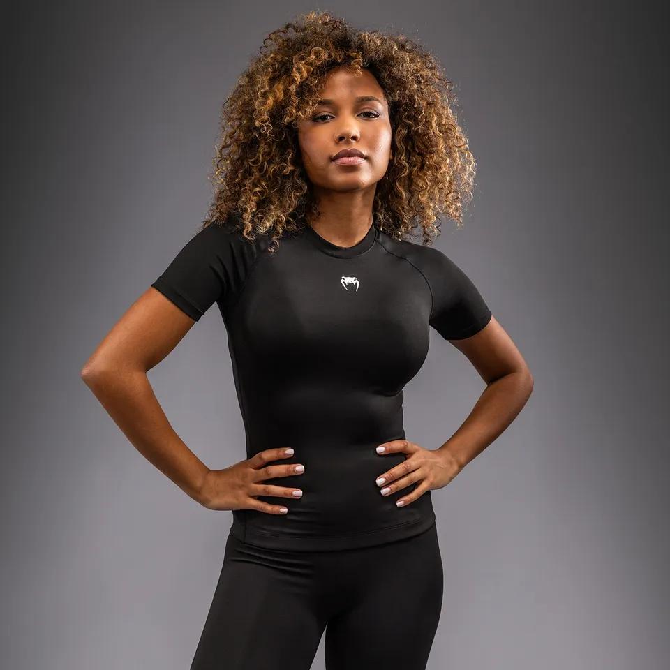 venum-aero-xt-kurzarm-rashguard-damen-schwarz image 1